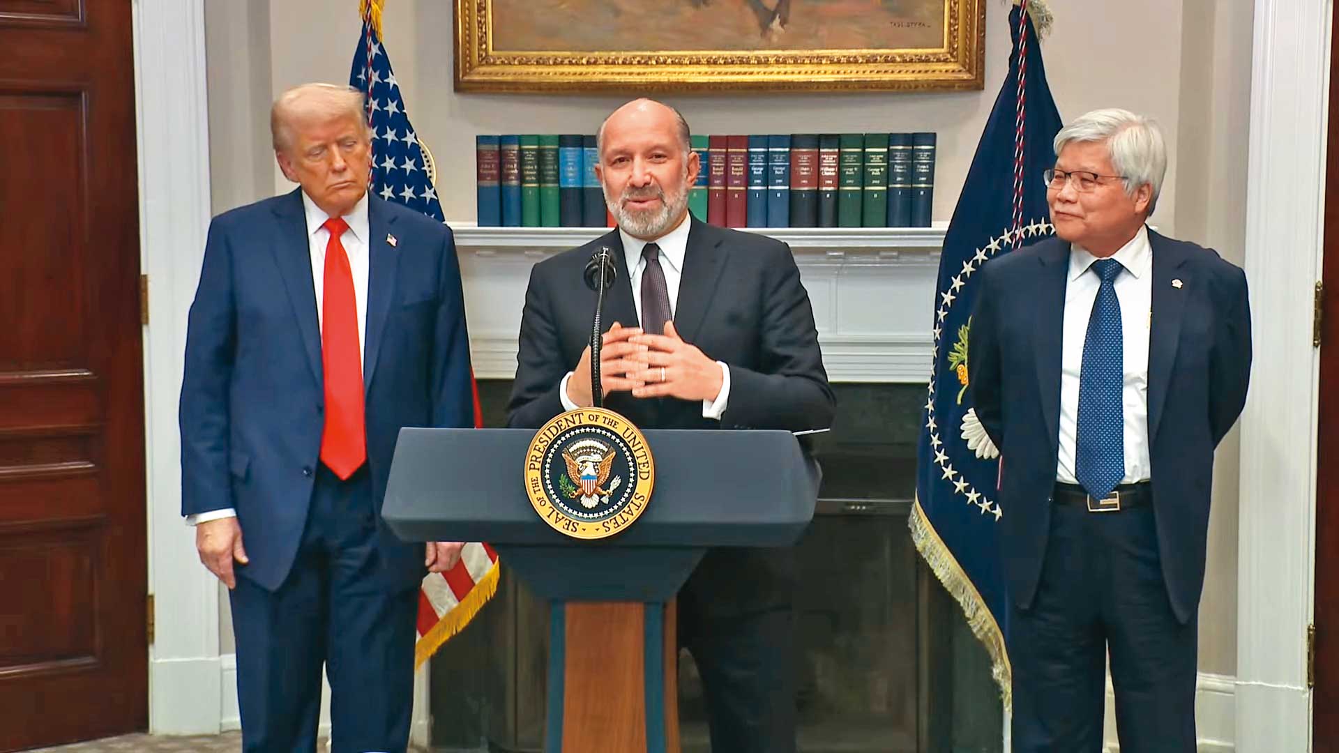 盧特尼克跟著川普做滿4年，晶片五五分也沒有執行的可能，都只是政治人物自己的幻想。（翻攝自白宮X平台）