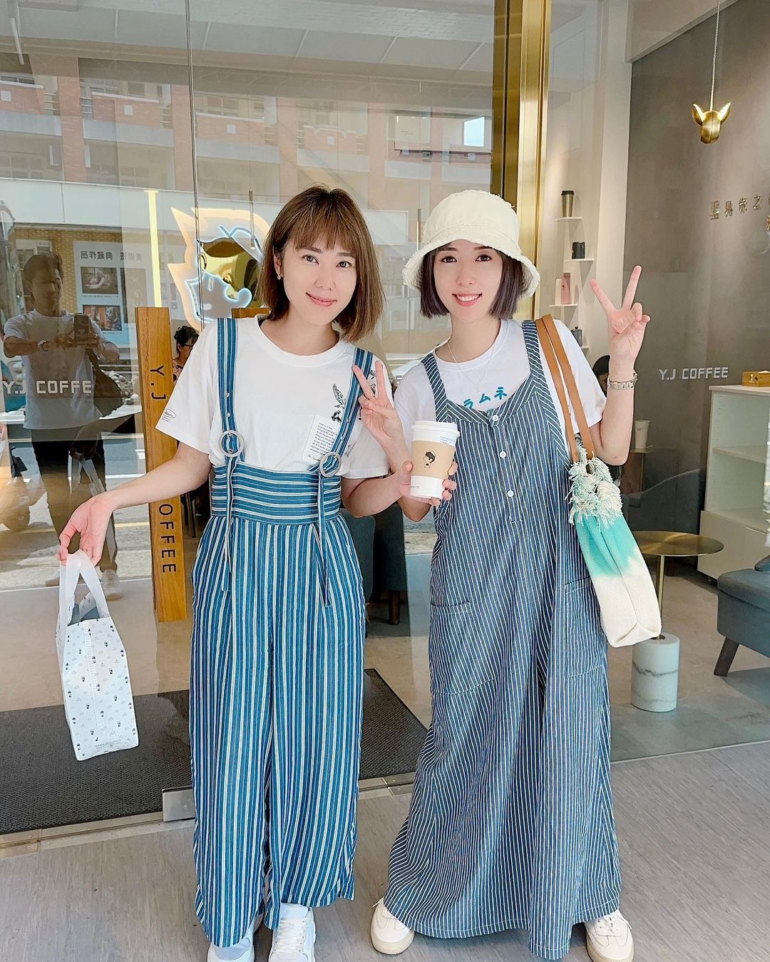蔡函岑（左）與「五熊」蔡頤榛（右）是親姊妹。（翻攝自@bernice0222 IG）