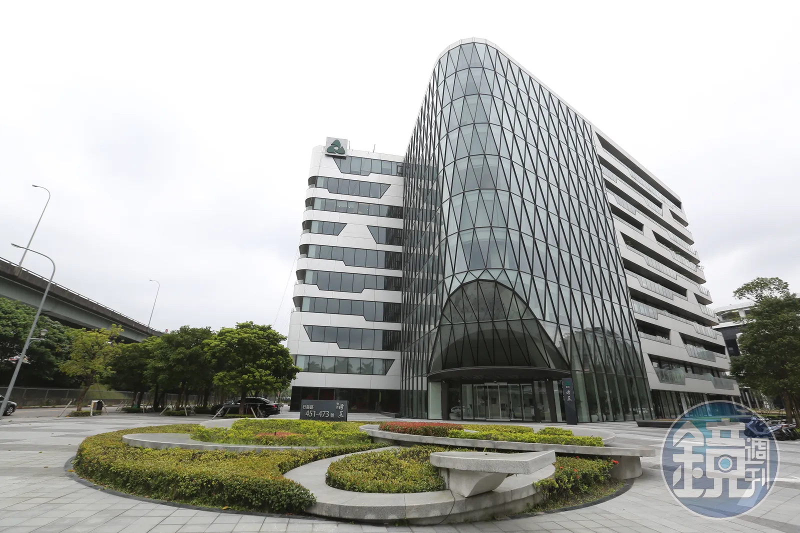 中工與寶佳經營權之爭白熱化，市場傳出中工擬拉攏新美齊換股自救。