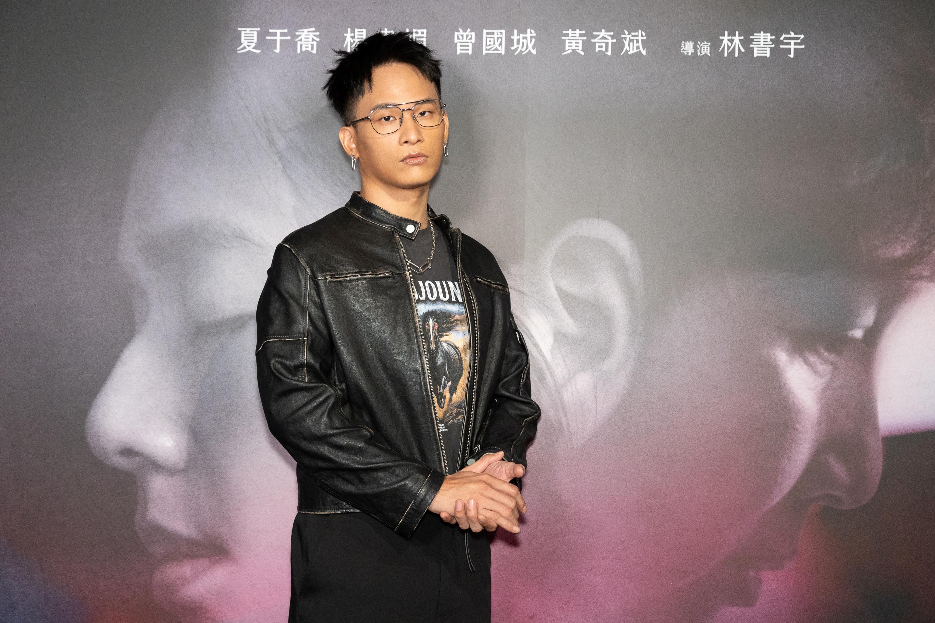 「茄子蛋」主唱黃奇斌演出第一部大銀幕作品，他的表現自然接地氣，獲得不少讚美。（牽猴子提供）