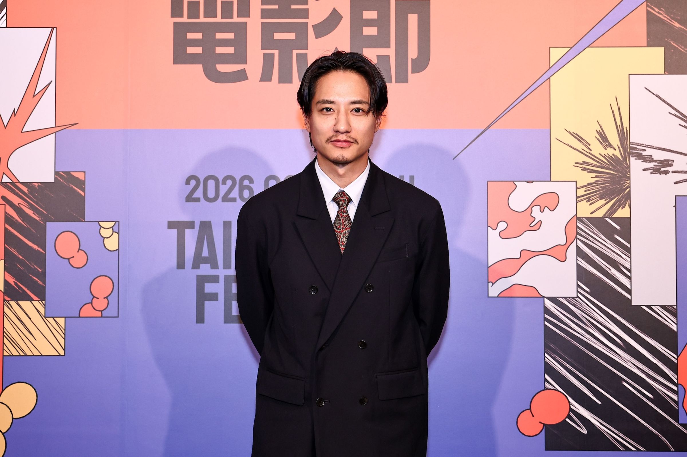 藤原季節片中扮演樂團成員,對於台灣的天氣留下深刻印象,不光拍戲時很熱,連參加台北電影節首映這天也很熱。(台北電影節提供)
