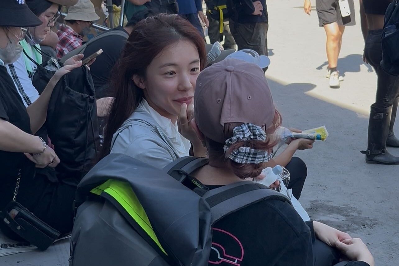 李多慧的溫暖舉動被網友捕獲。（翻攝自Threads cheer_1022）