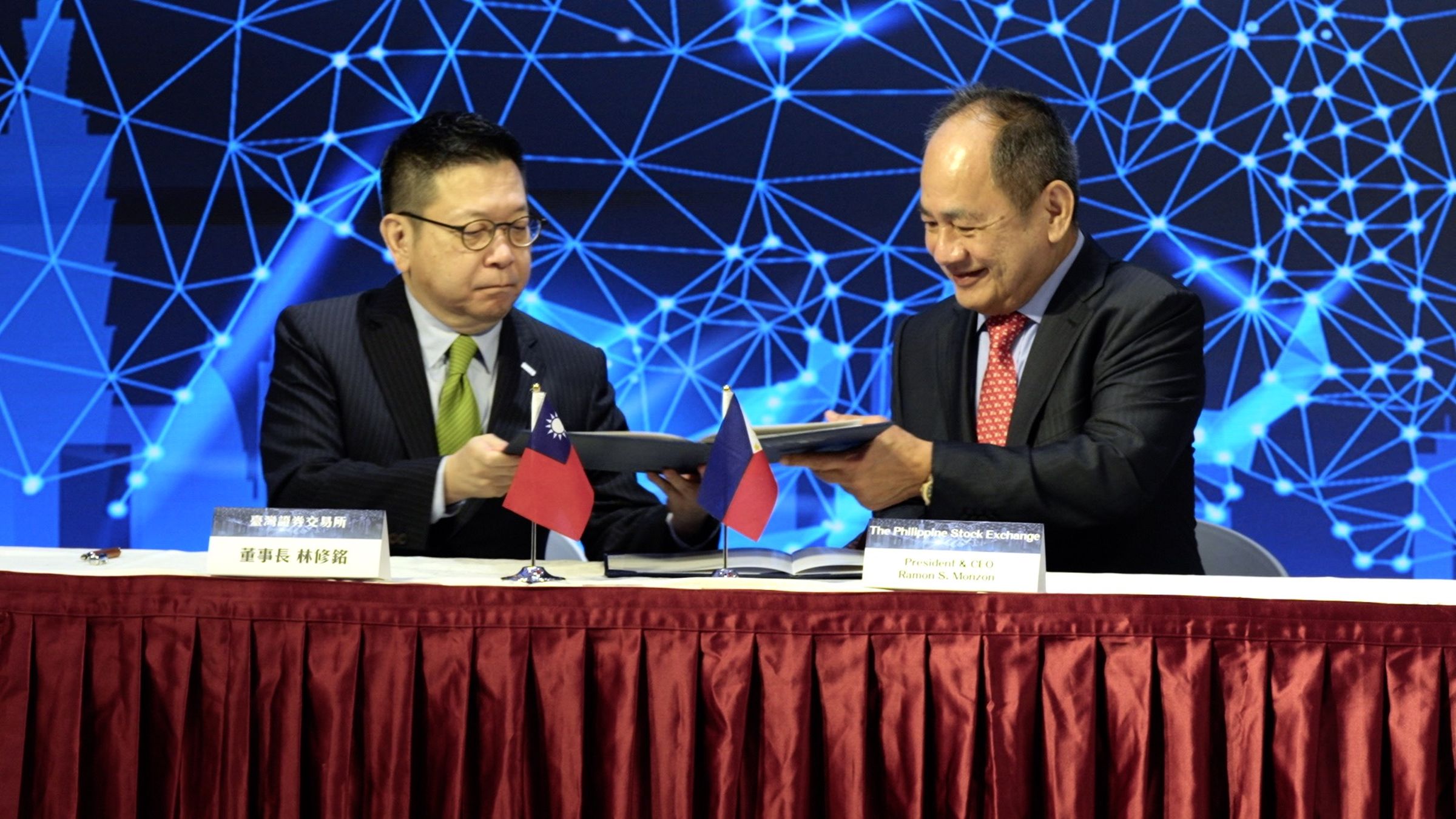 典禮由臺灣證券交易所林修銘董事長與PSE President & CEO Ramon S.Monzon代表簽約。