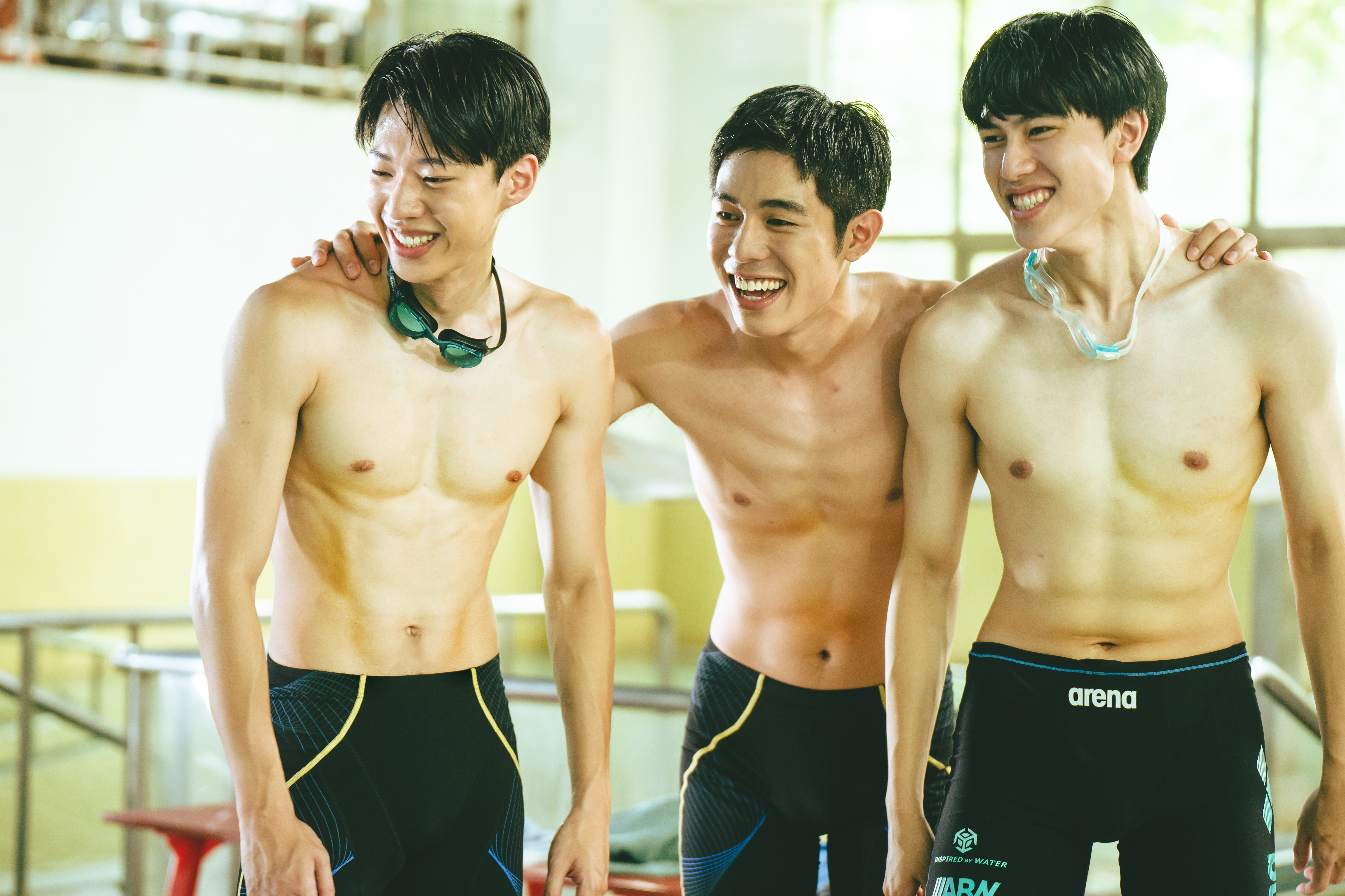 3帥演員為了幕畫面各自練，黃信赫（左起）、詹懷雲、金東昱。（CATCHPLAY+提供）