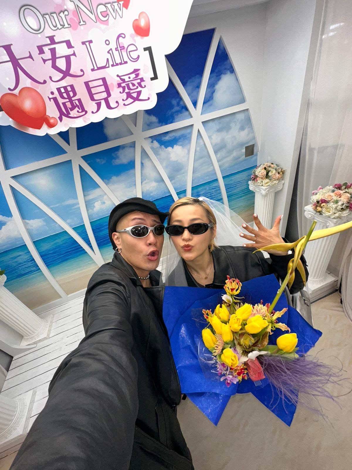 黃宣與Elsie開心登記結婚。（讀者提供）
