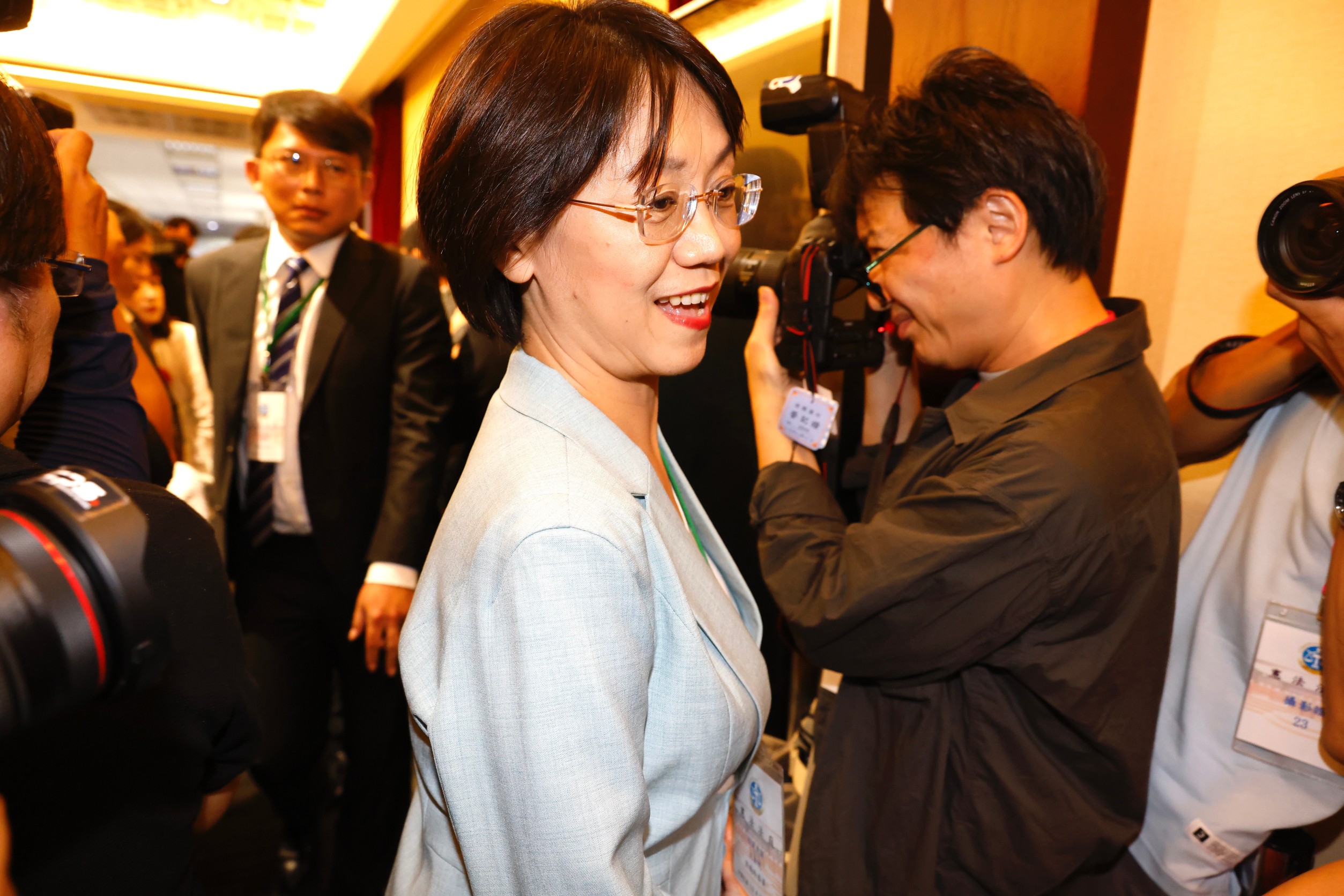 翁曉玲今日再強調「從歷史、文化、血緣、民族角度來說，我們就是中國人，這有什麼不對？」