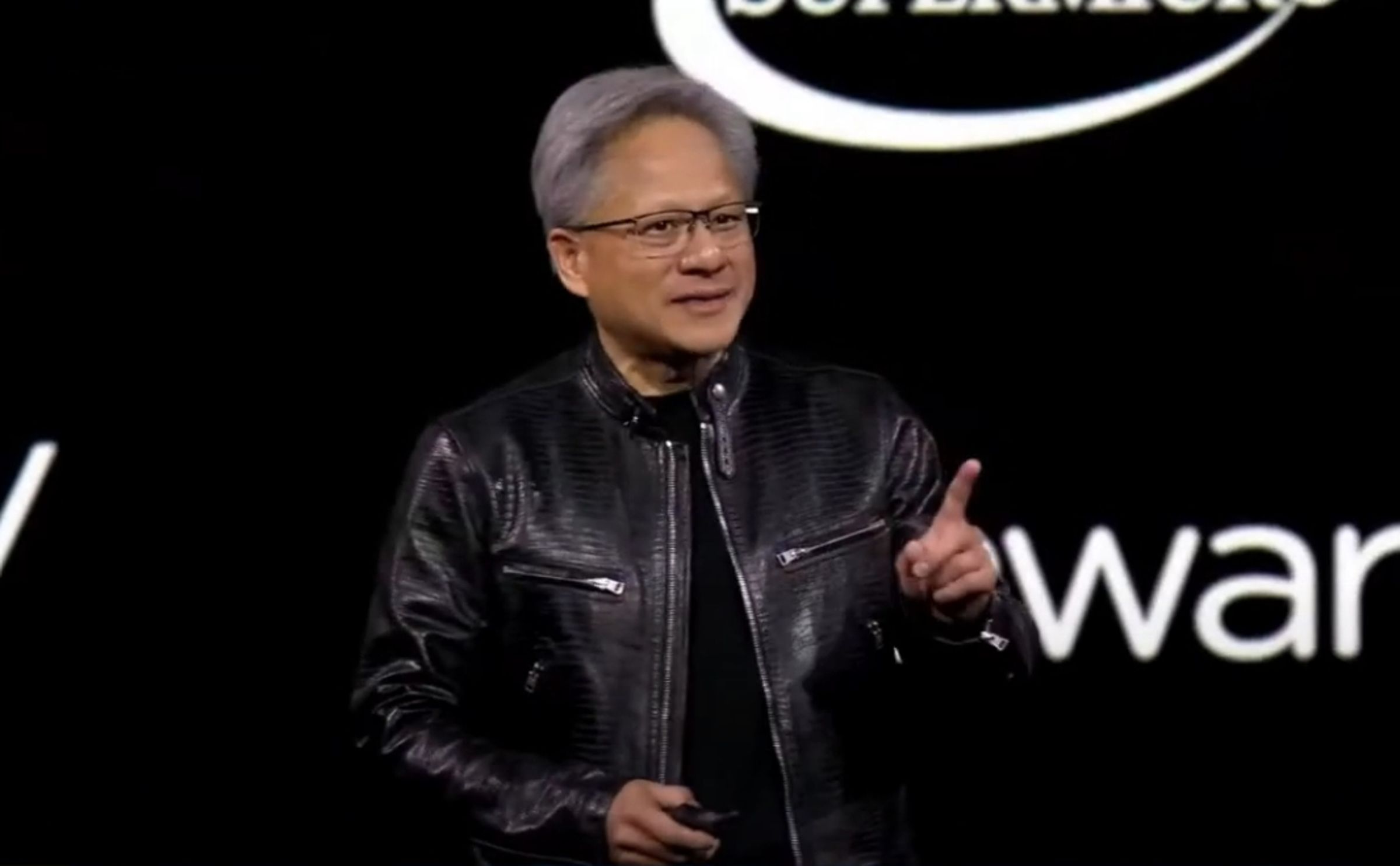 NVIDIA創辦人暨執行長黃仁勳在2024 GTC發表全新AI架構,吸引各界目光。(翻攝自YouTube)