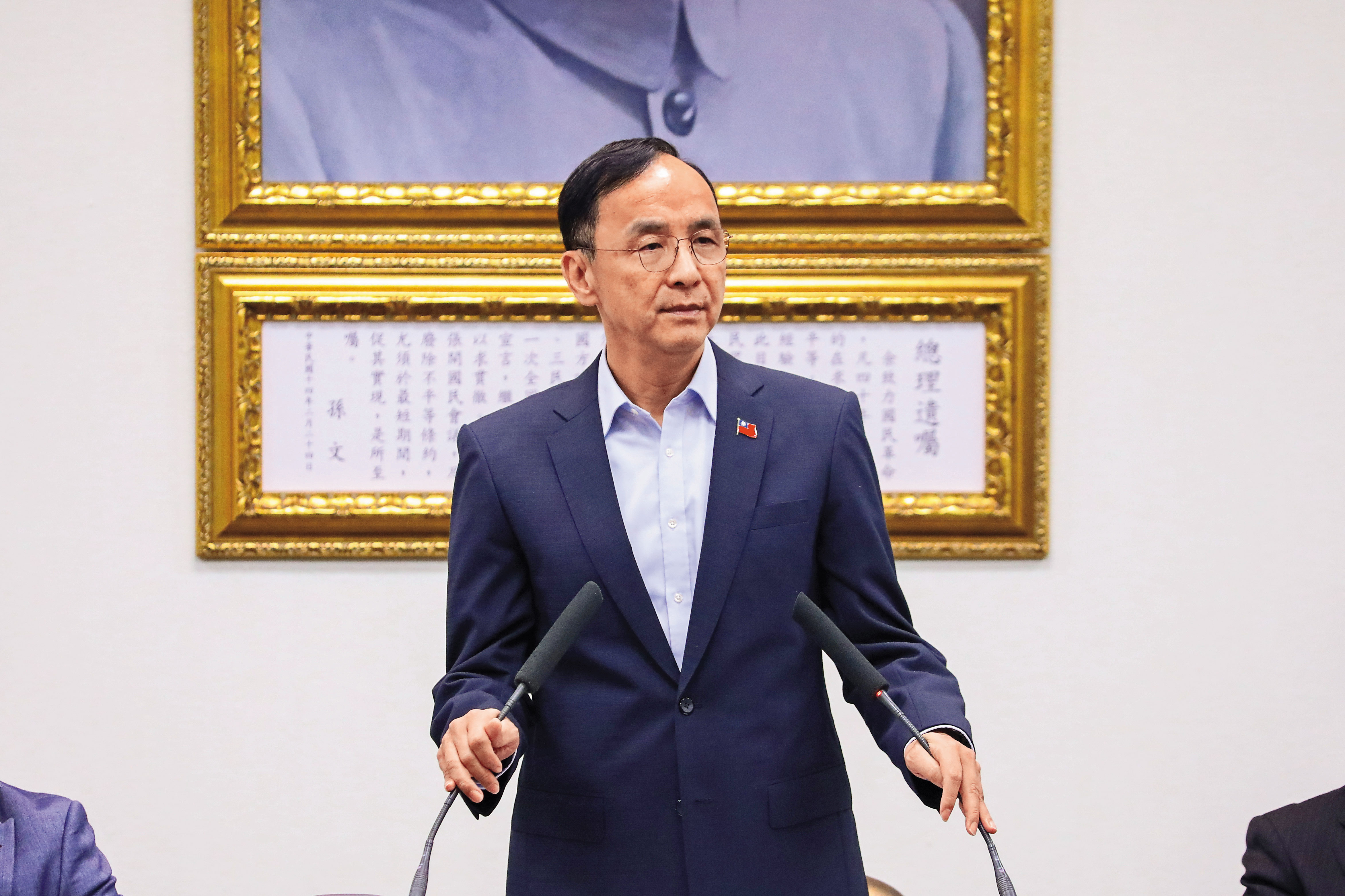 藍軍第一階段發動的罷綠案全軍覆，讓國民黨主席朱立倫備感壓力，黨魁威望面臨衝擊。（國民黨提供）