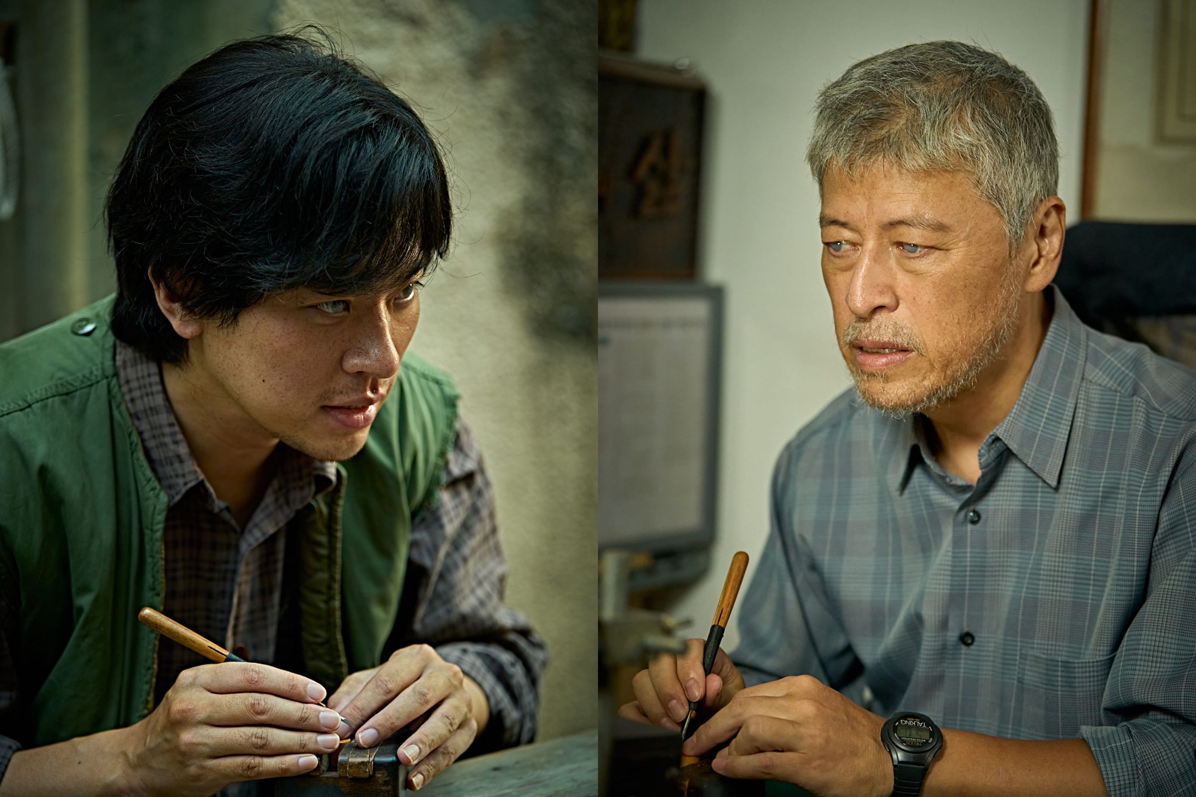 權海驍（右圖）飾演天生失明的篆刻師，朴正民一人分飾兩角詮釋篆刻師的年輕時期以及他的兒子。（壹壹喜喜提供）