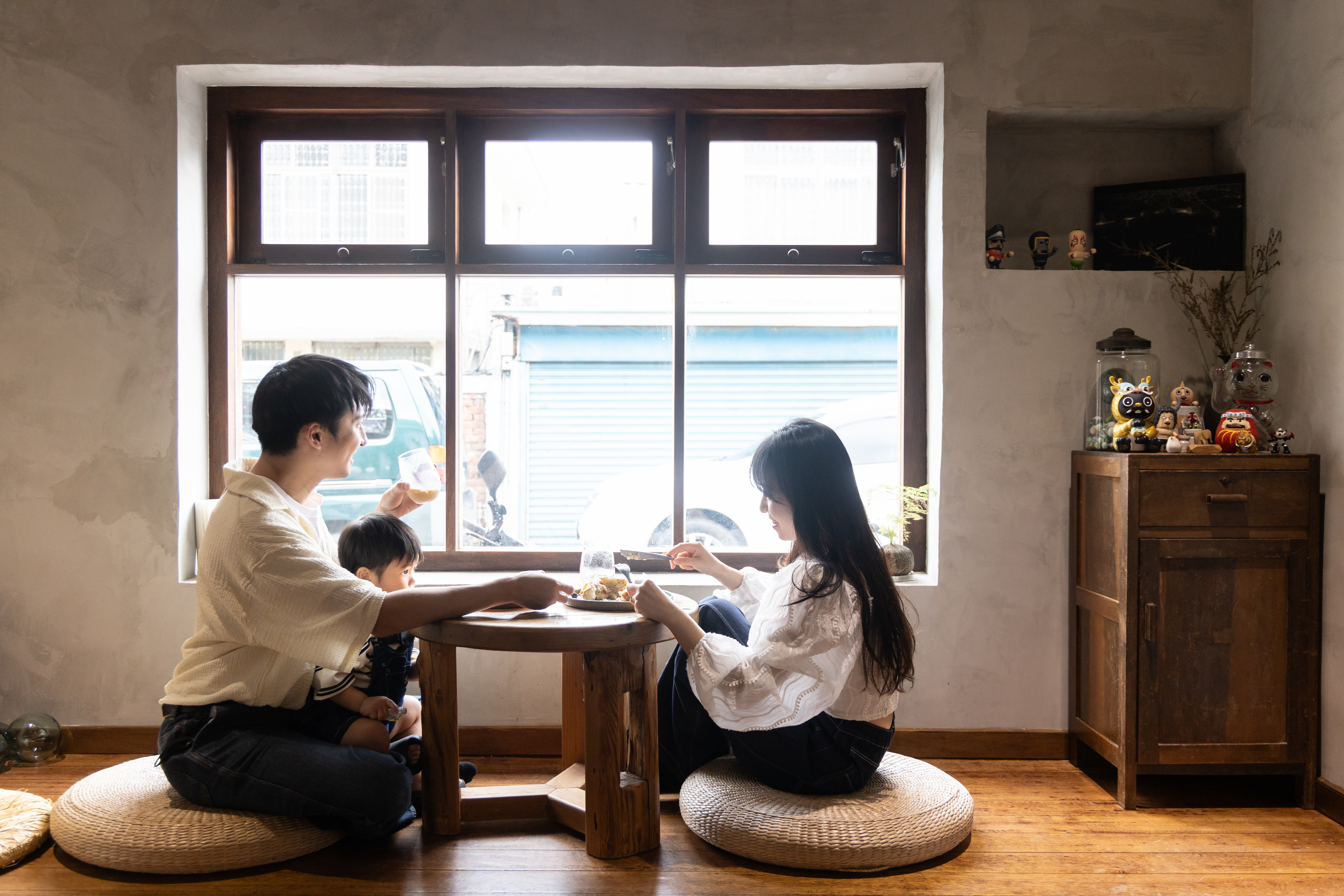 由台電老宿舍群改建成咖啡廳的「若生靜巷」，是近幾年高雄的熱門咖啡廳之一。