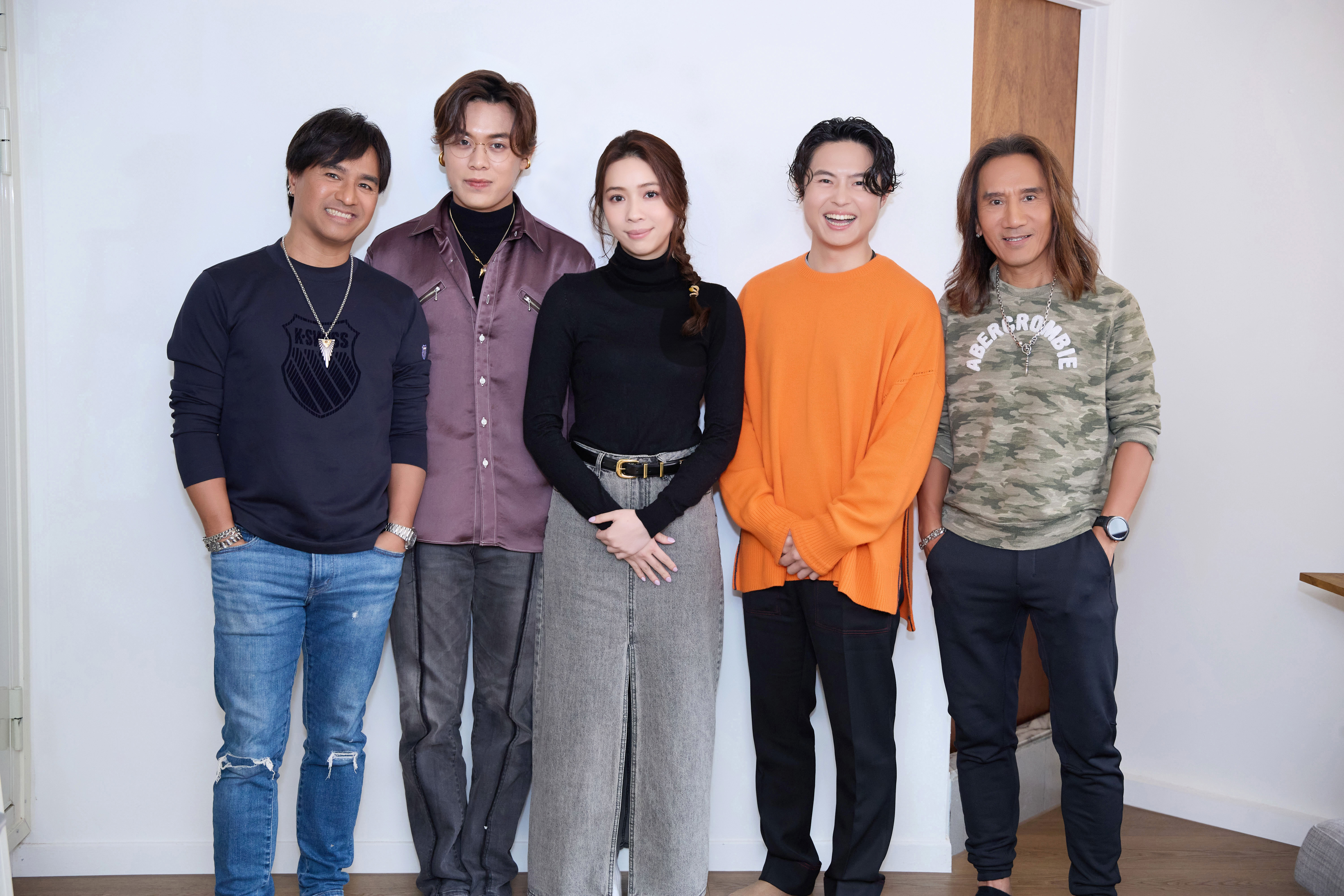 動力火車與告五人合作單曲〈我不該哭〉。（華研國際提供）