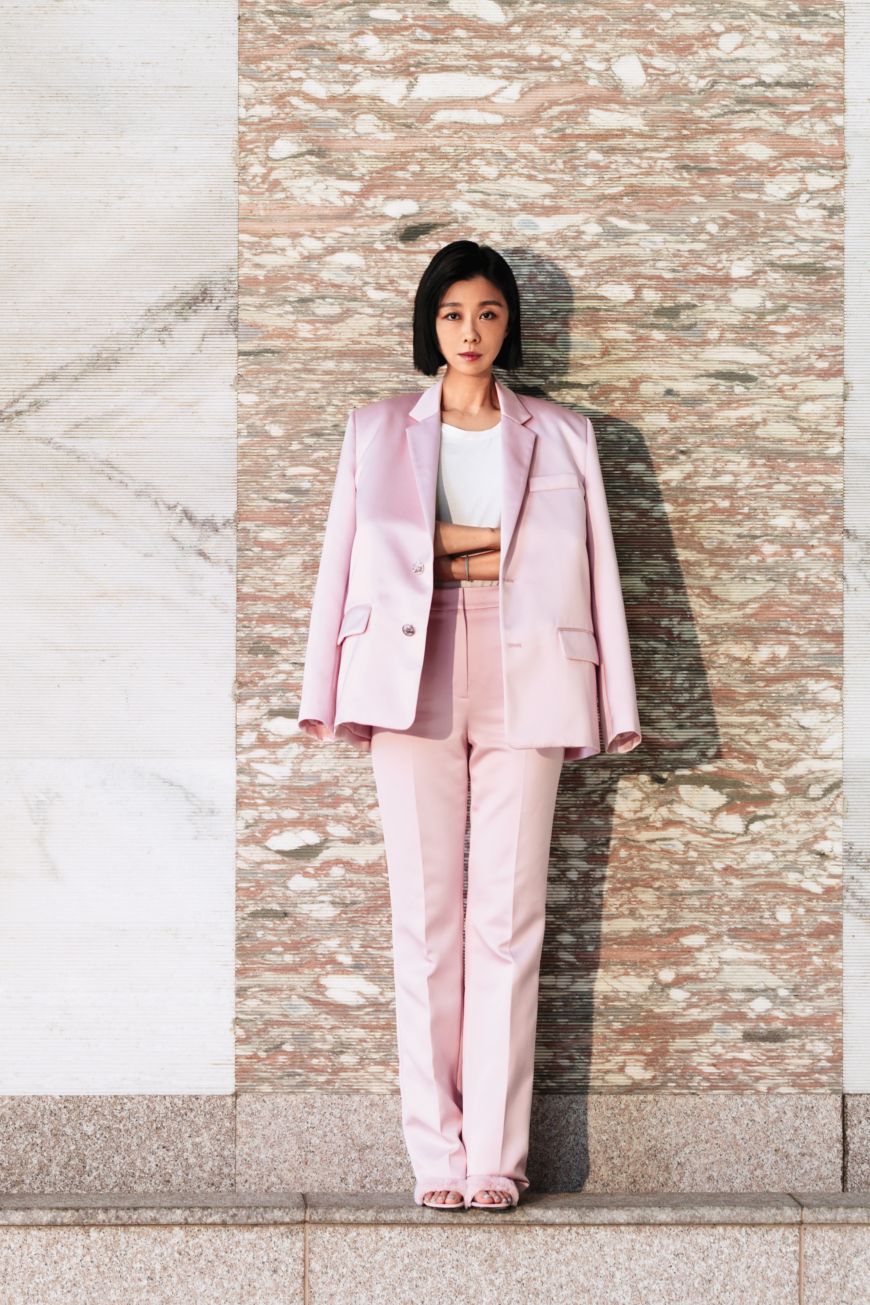 李維維很愛演戲，可以演出各種角色。服裝提供：Longchamp