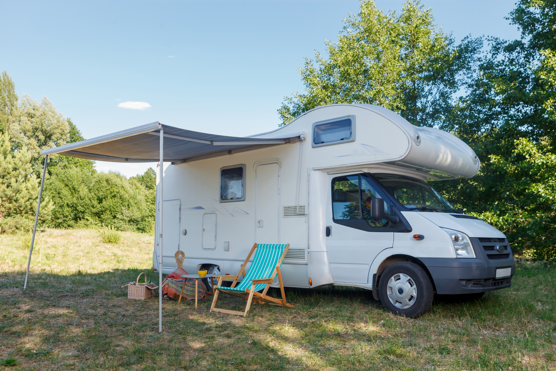 日本一名退休上班族用退休金買了露營車改裝，原本想夫妻自由旅遊，沒想到卻因他不顧妻子感受，最終離婚收場。（示意圖，photoAC）  