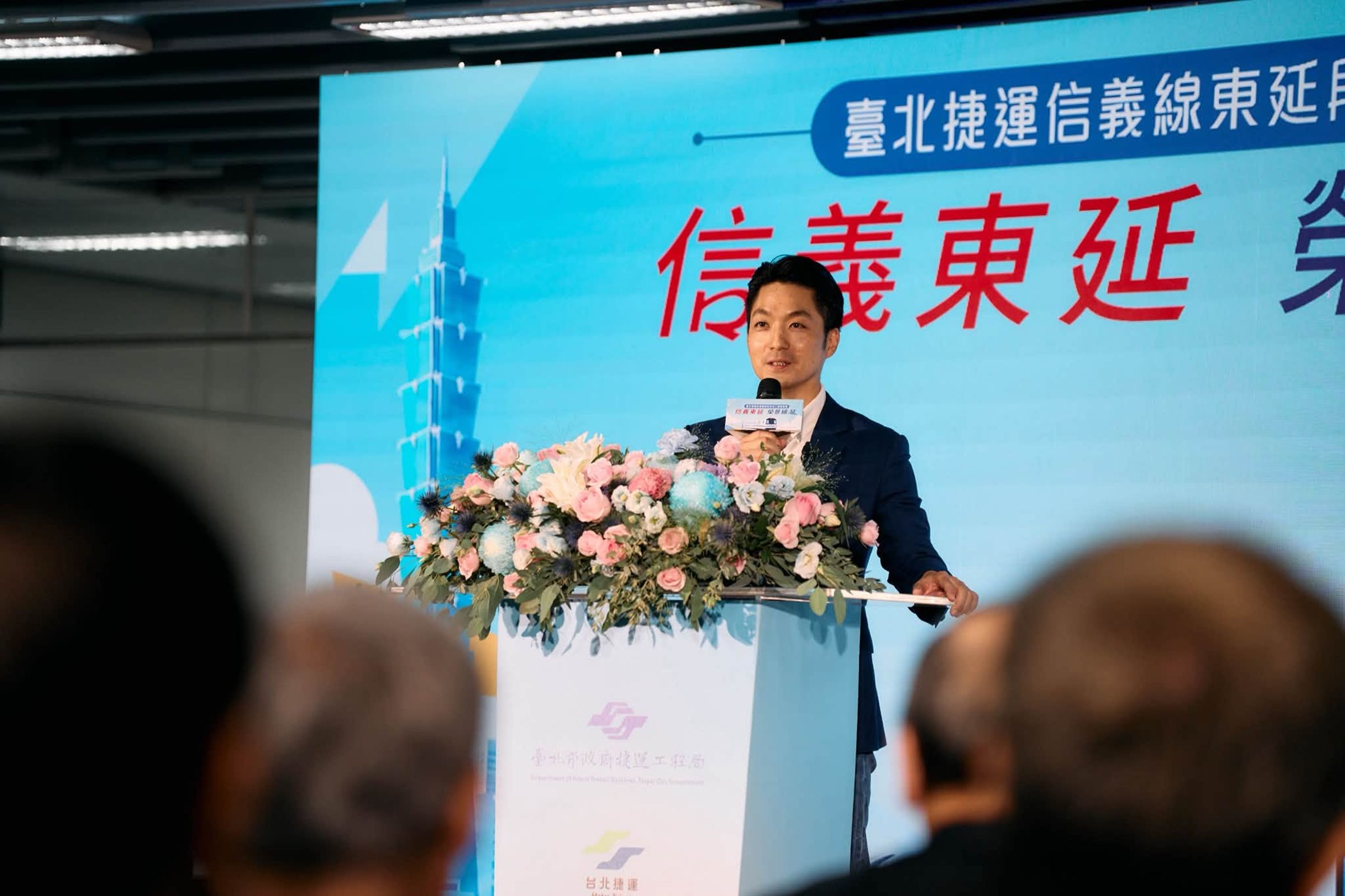 北捷爆老翁搭車沒東西抓導致重摔頭部著地，蔣萬安表示已要求全面檢討扶握設施。（翻攝蔣萬安臉書）