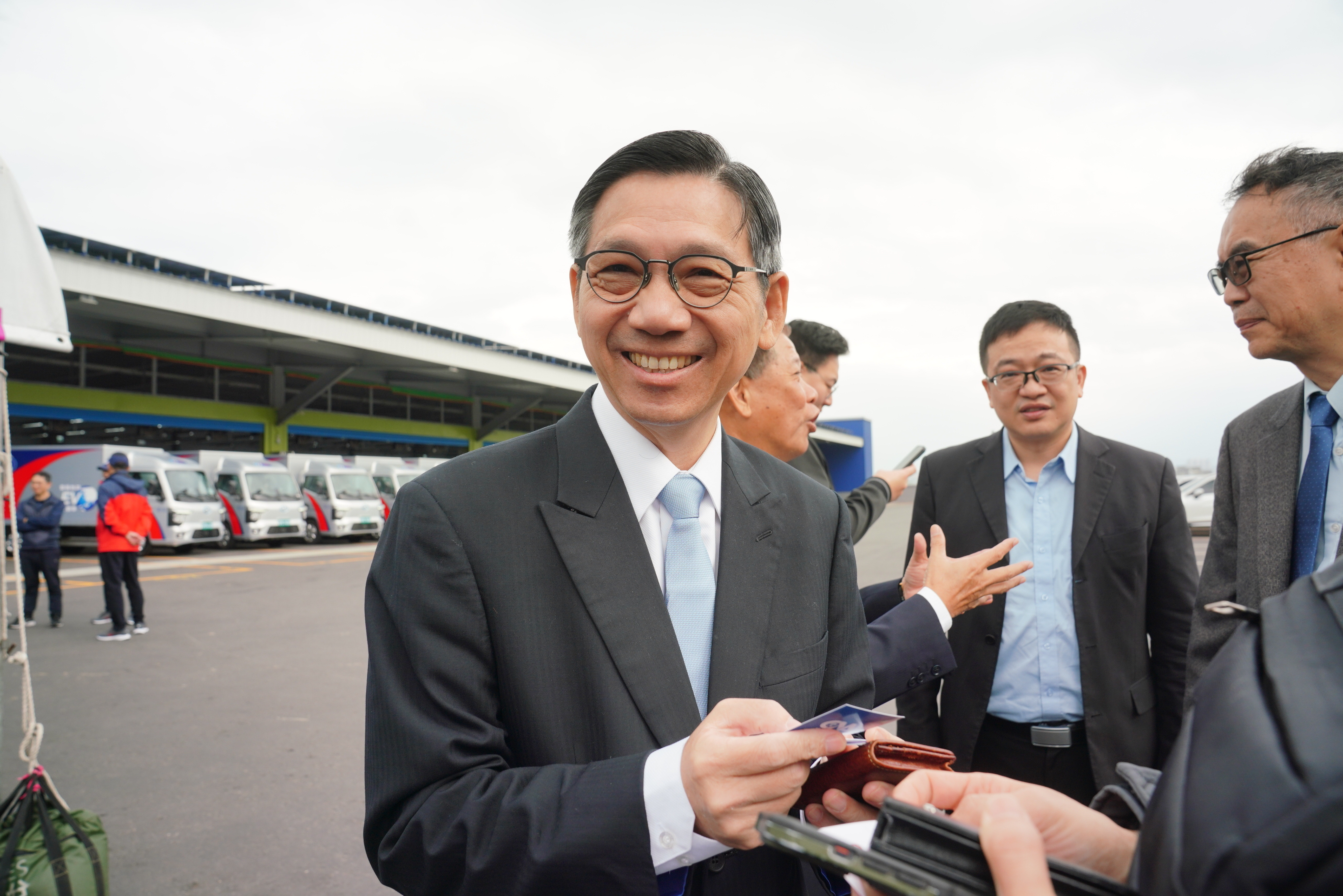 士林電機總經理郭約瑟今日出席「新竹物流智慧電動車隊發表會」,並於會後接受媒體採訪。