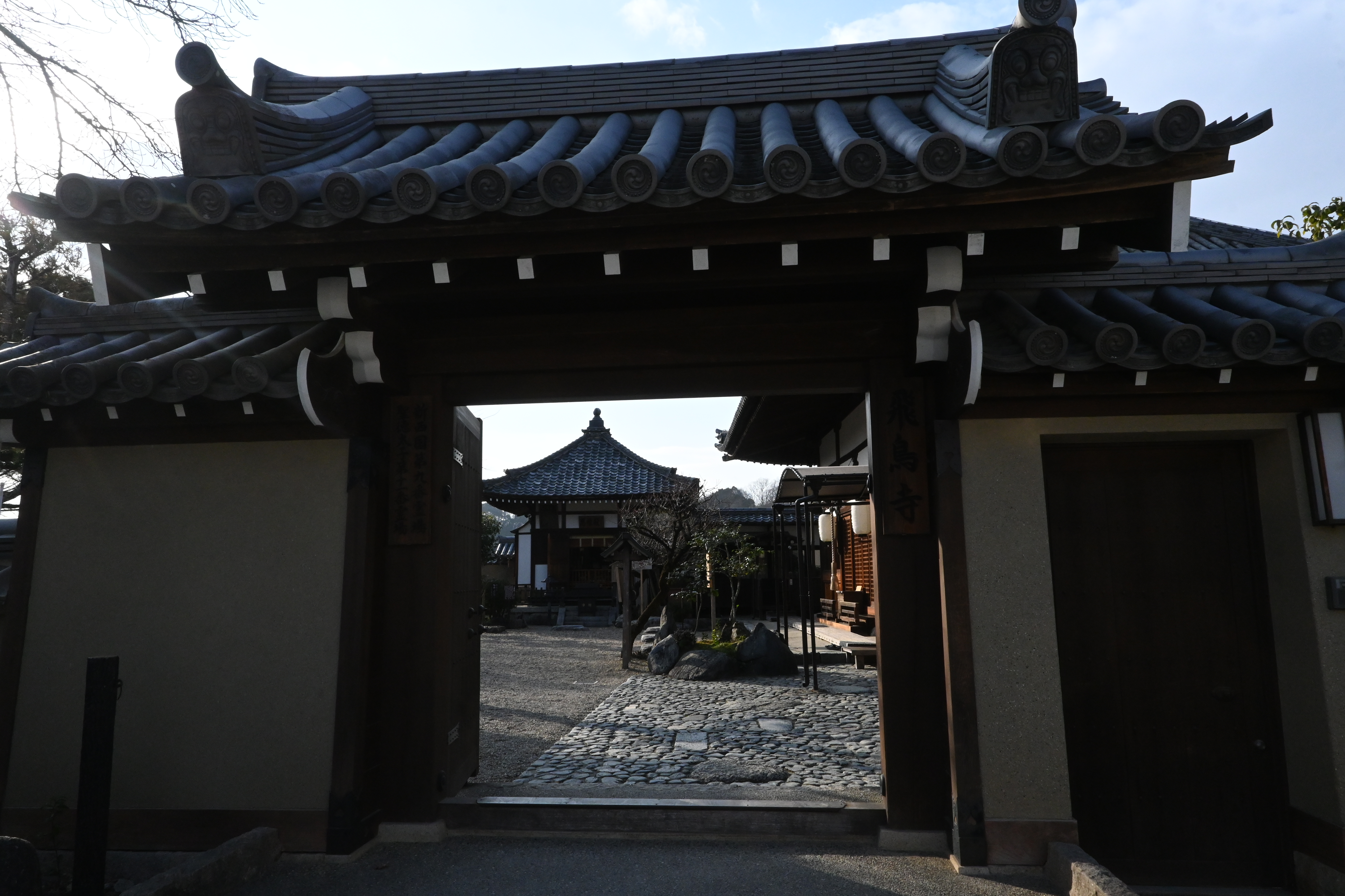 飛鳥寺建於596年，由蘇我馬子發願興建，被視為日本佛教文化的源頭。