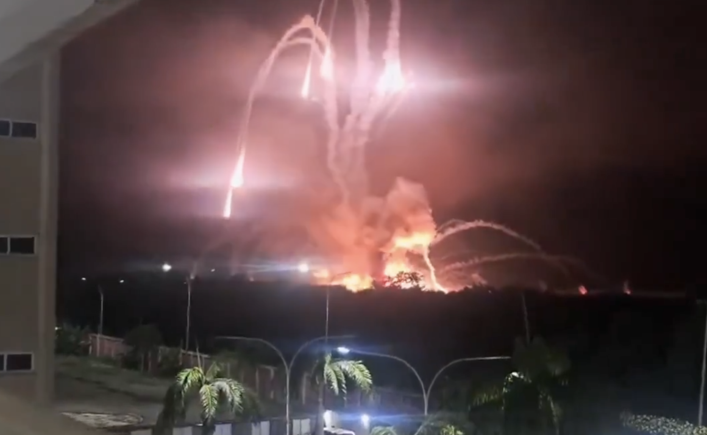 委內瑞拉境內3日發生多起爆炸。(翻攝X畫面)