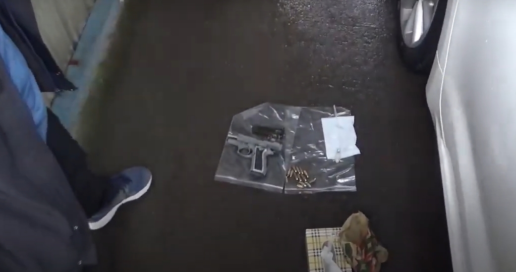 台東36歲賴姓男子非法持有槍、毒被移送法辦。（翻攝畫面）