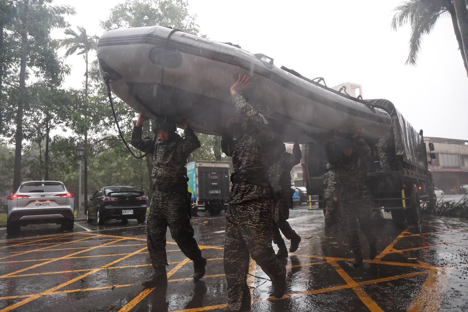 國軍提早結束漢光演習，轉投入救災。（ 翻攝國防部發言人臉書）