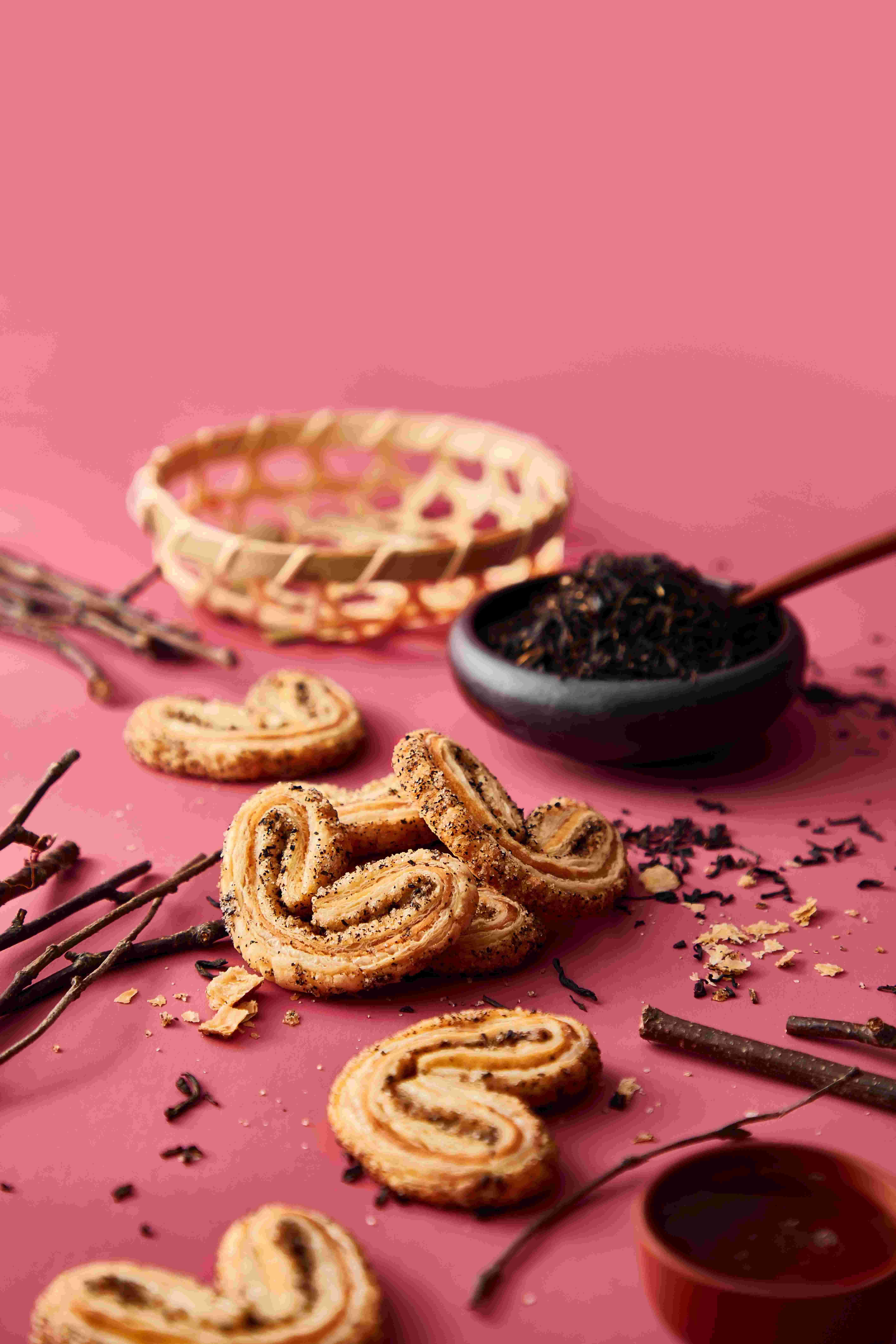 融合茶感清香與果香的「荔枝紅茶蝴蝶酥」。（THE 24 ST提供）
