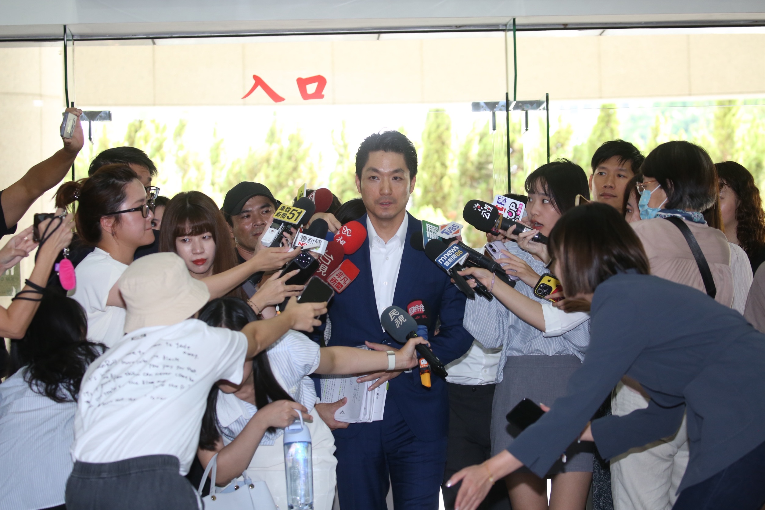 王世堅預測蔣萬安有95%的機率連任成功，點名綠營若派鄭麗君出馬有50%的勝率。（鏡報董孟航）