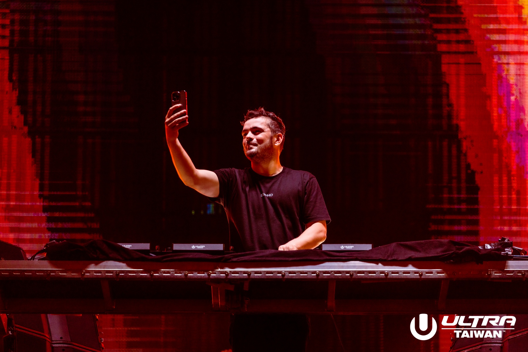 五度拿下世界百大DJ冠軍Martin Garrix，沒忘記與台灣粉絲的約定，相隔2年再度來台參加Ultra Taiwan。（Ultra Taiwan提供）