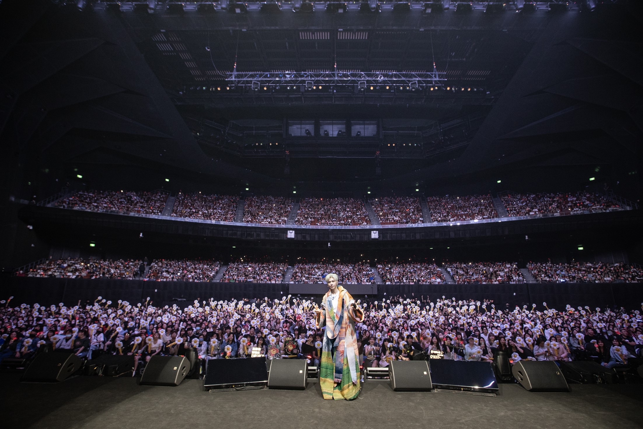 畢書盡在演唱會上宣布「Bii WITH YOU」巡迴演唱會即將正式起跑。（索尼音樂提供）