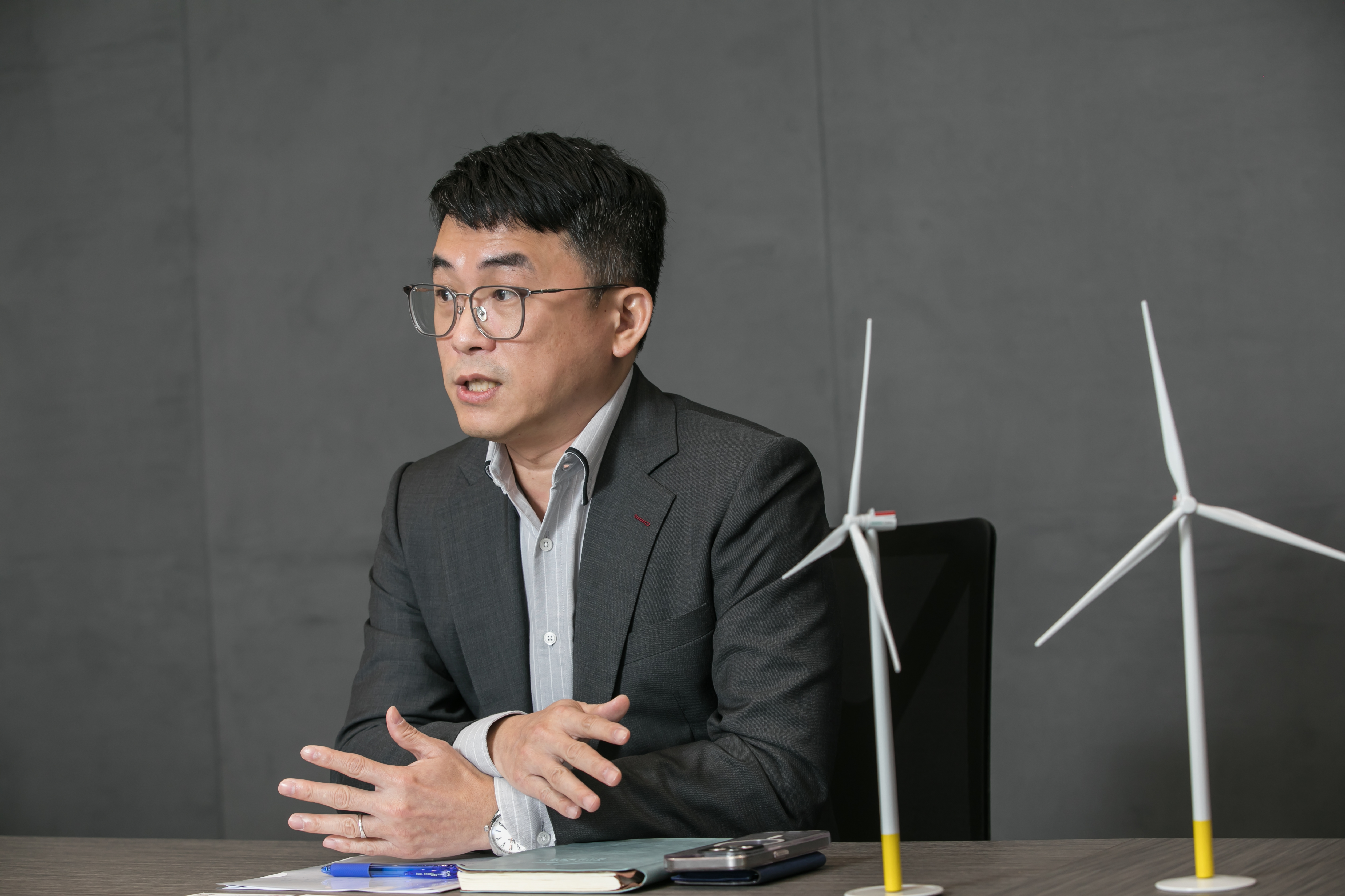 天豐新能源亞太區財務總監羅富彥指出，相較於滑樁，Covid-19疫情才是造成雲林離岸風場建置成本大幅增加的主因。