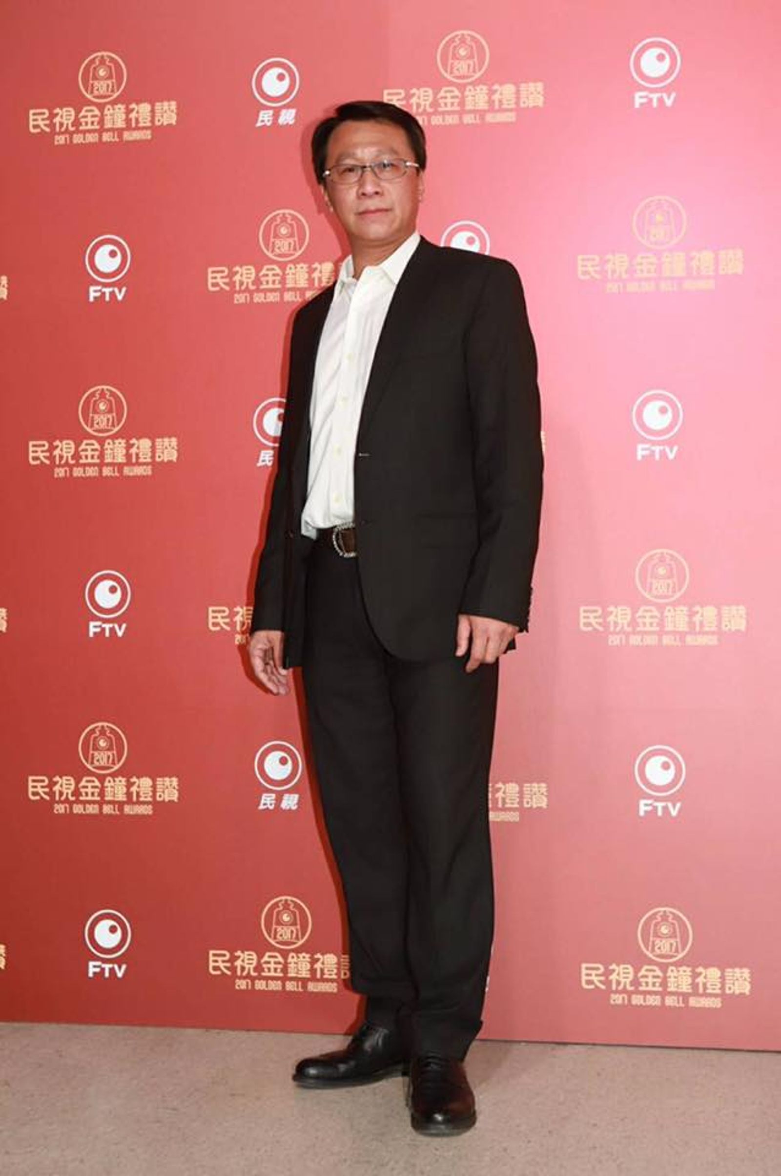 游安順拍戲期間一度急性角膜炎，就診隔天仍回到片場完成拍攝。（翻攝自游安順臉書）
