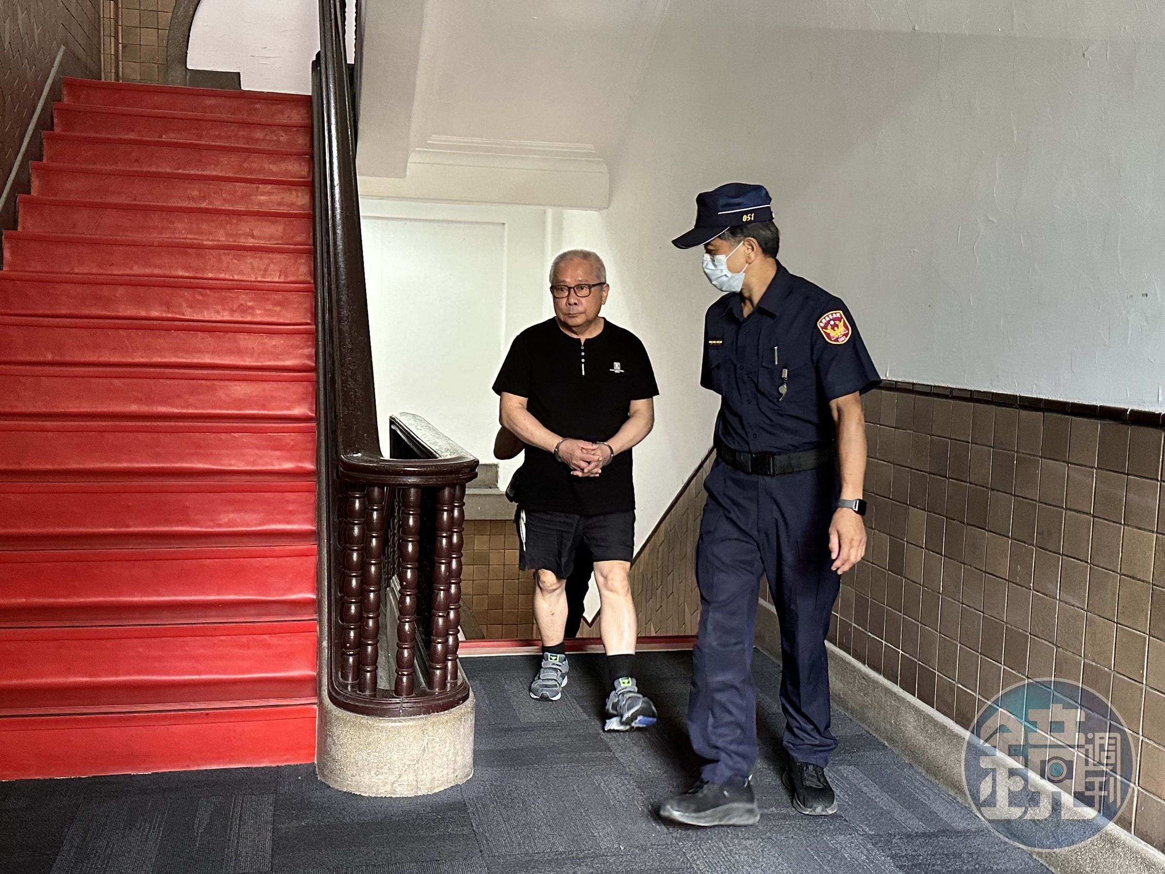 蔡國安吸金37億元遭重判及羈押,他今強調愛台灣,希望交保出去賺錢還被害人。