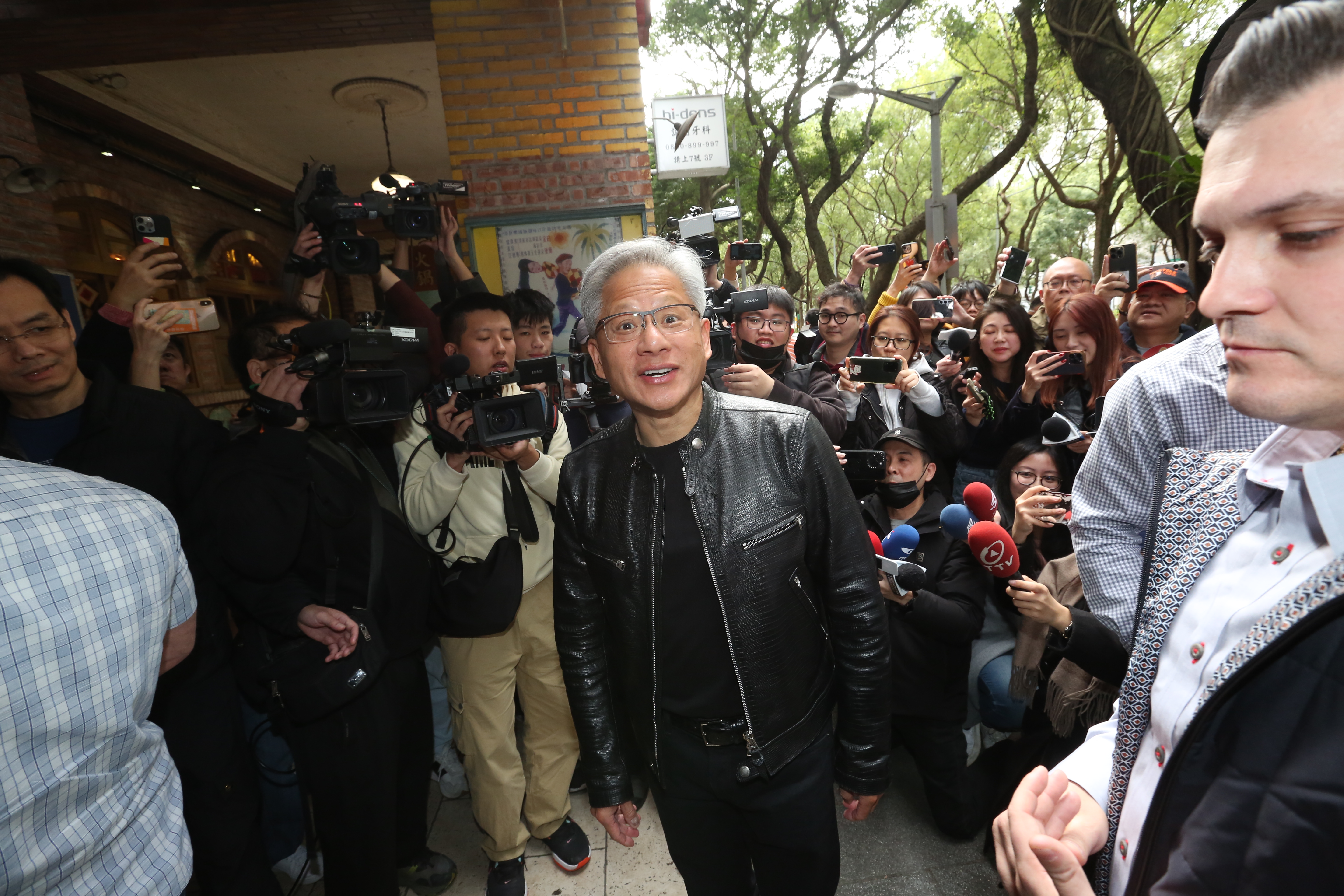 說到做到！輝達創辦人黃仁勳本月底即將造訪台灣。（本刊資料照）