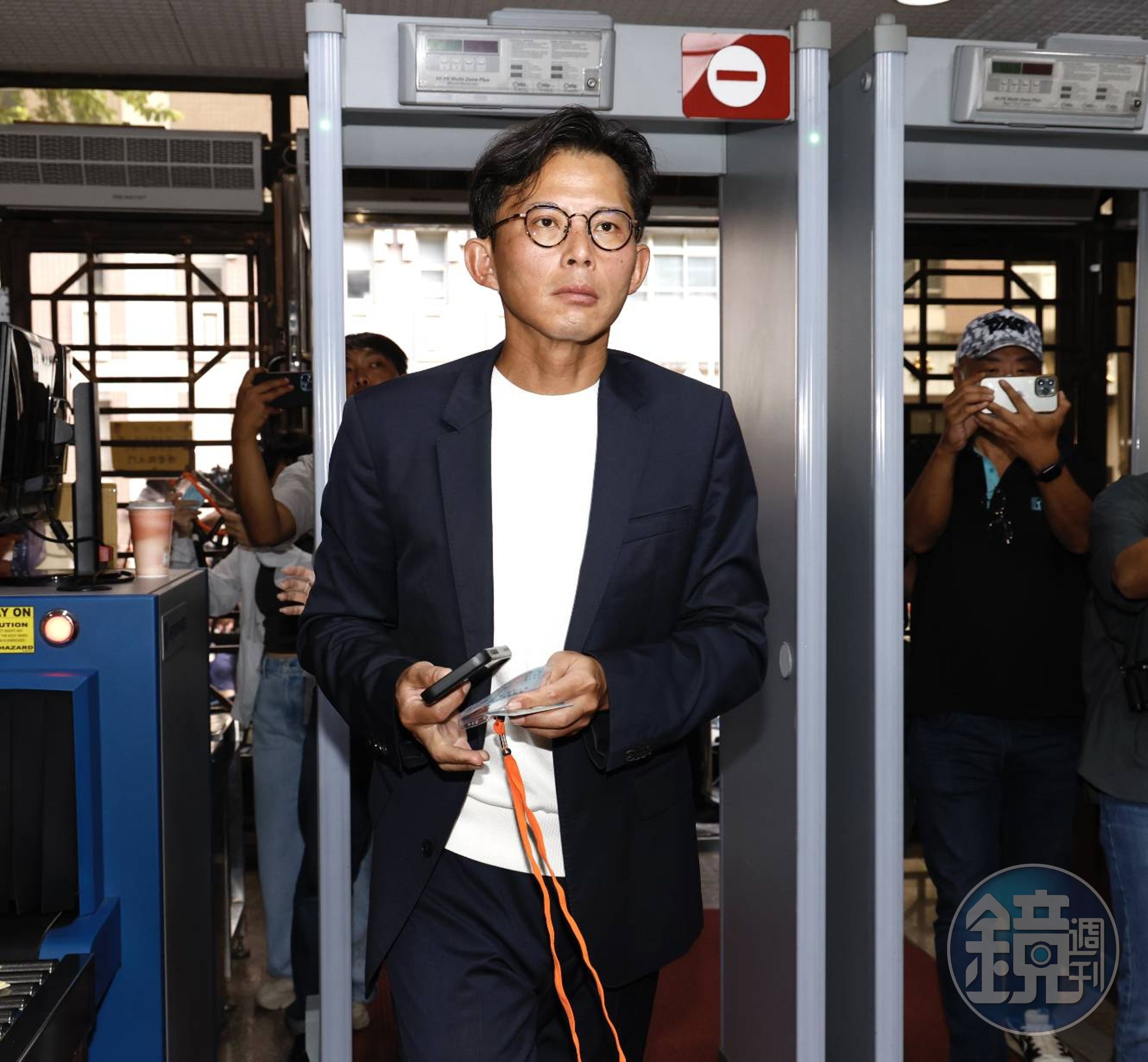 根據《鏡報》報導，黃國昌背叛企業好友派狗仔偷拍陳時中，令對方非常不諒解。（本刊資料照）