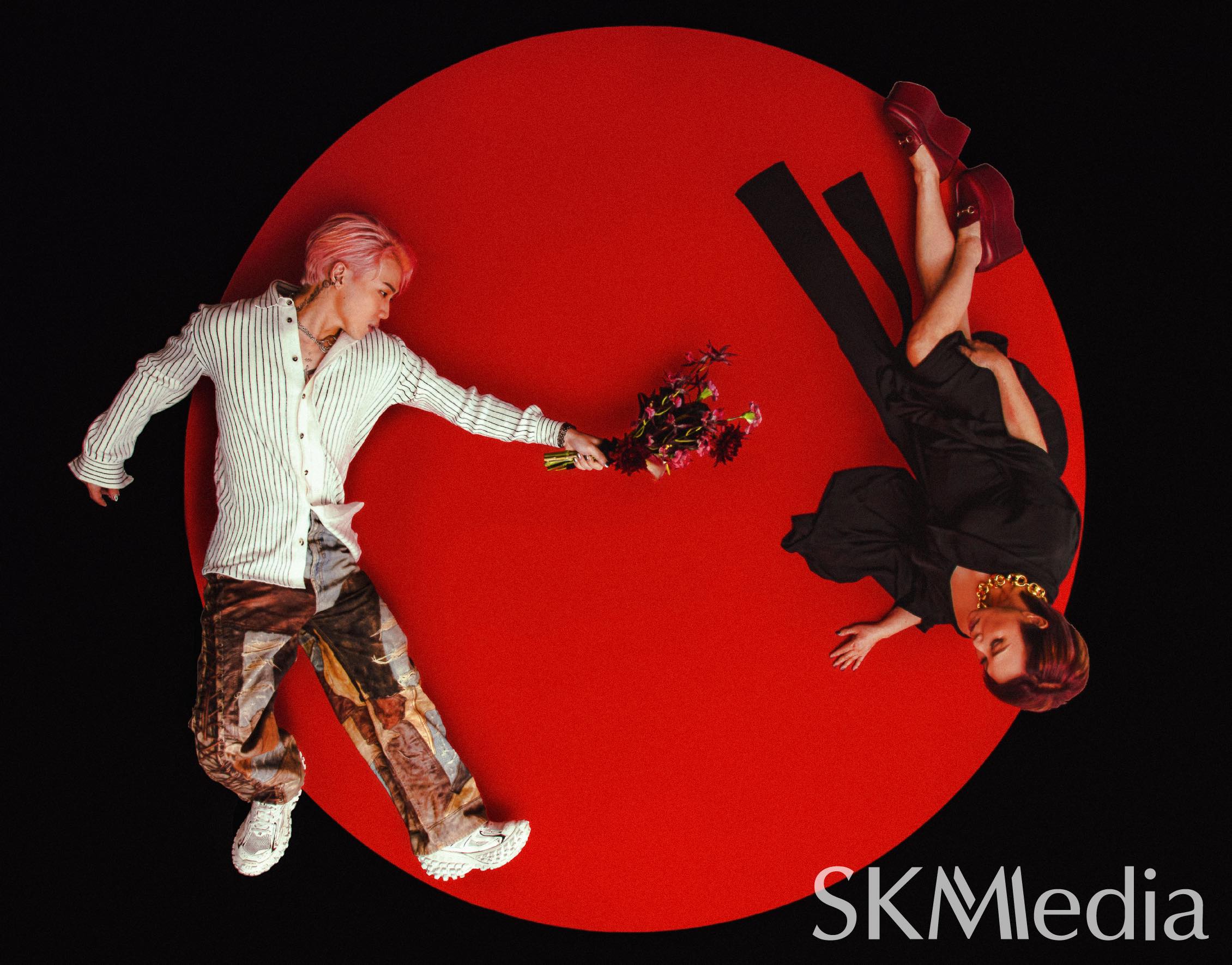 ØZI與媽媽葉璦菱首度合體拍攝時尚大片。（SKM Media提供）