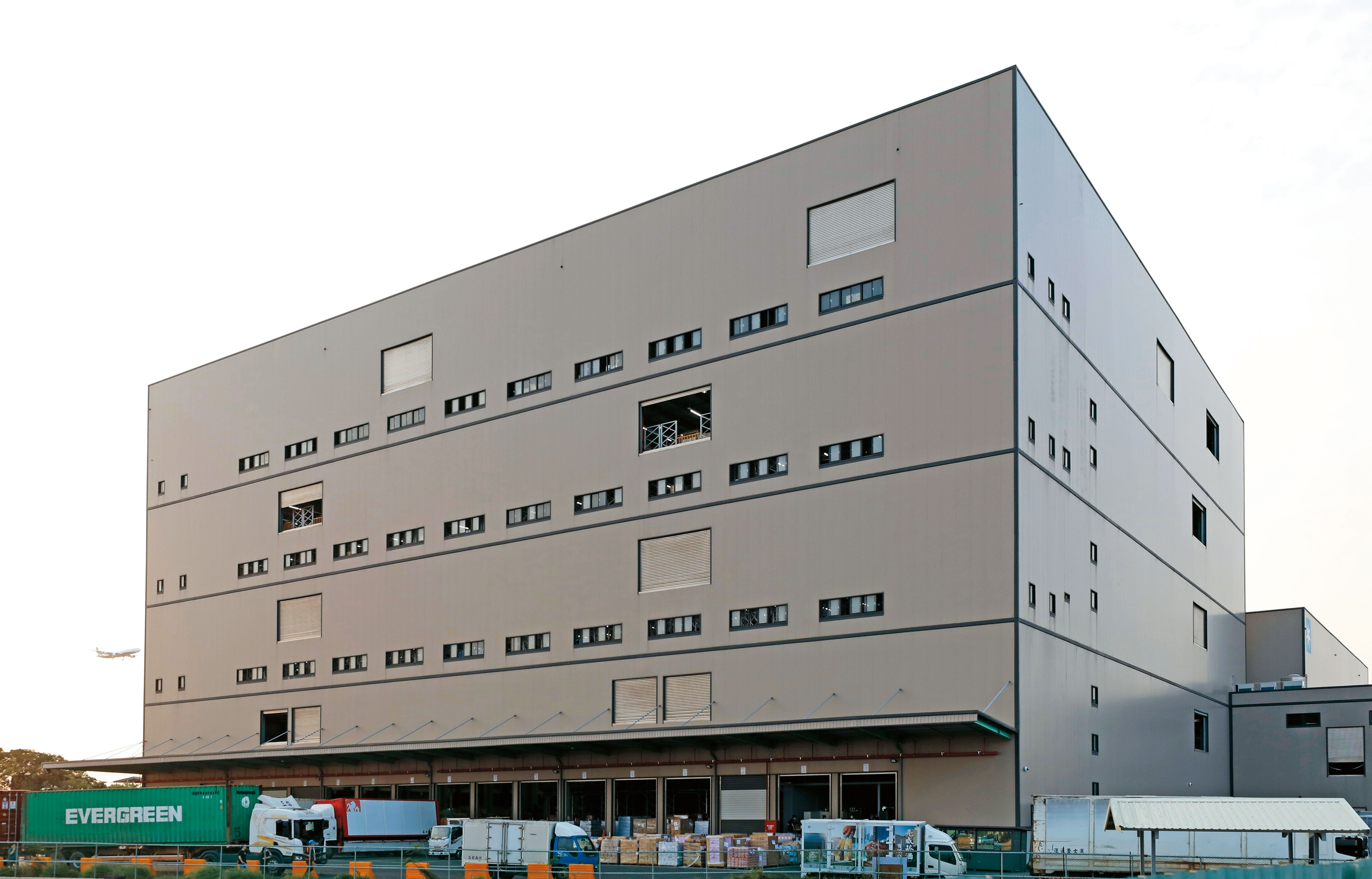 酷澎積極在台建倉，11月啟用位於桃園大園的第2座萬坪物流中心。