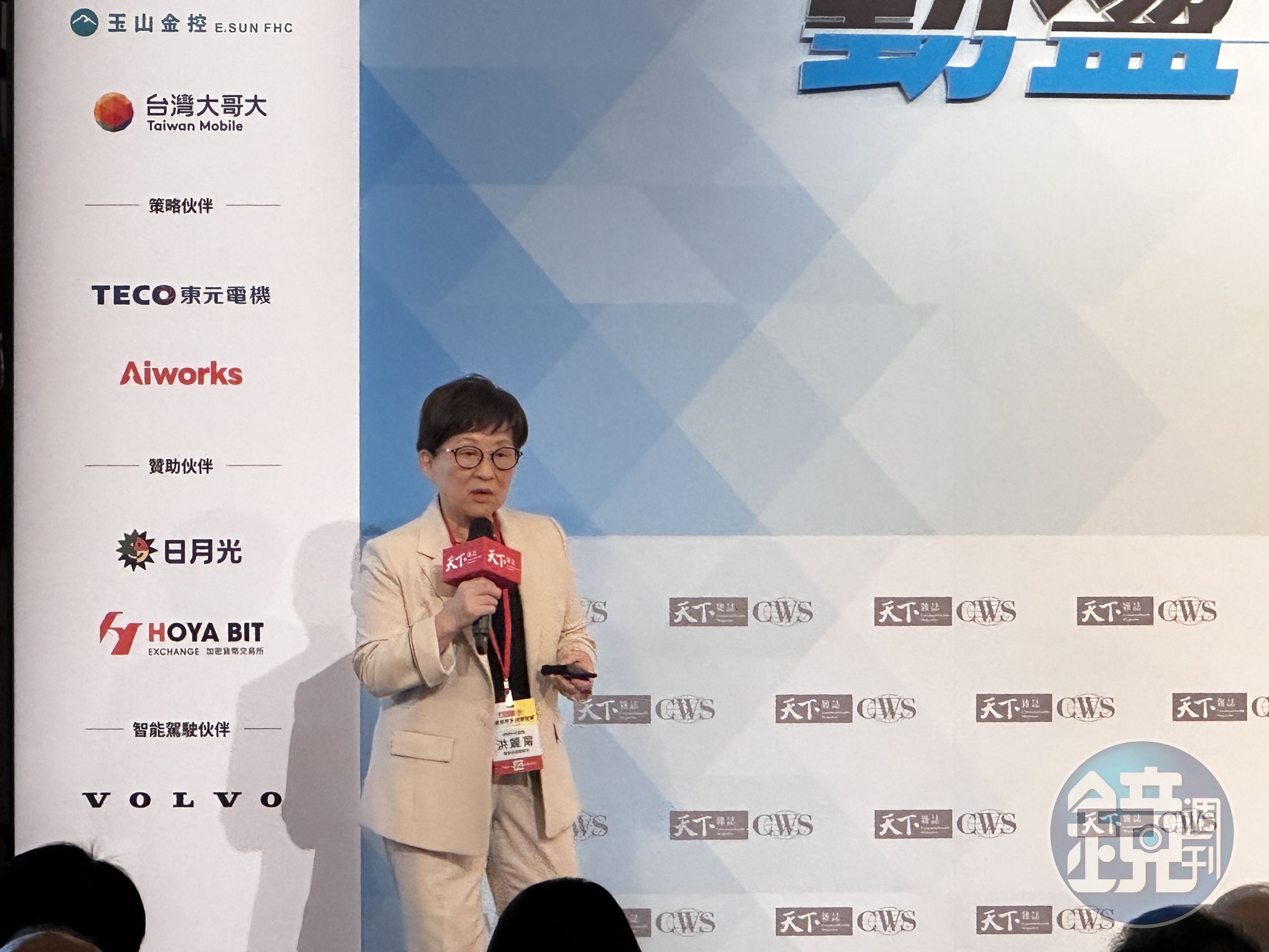 緯穎董事長洪麗寗笑言「自己是一個喜歡做生意、上戰場的人」。