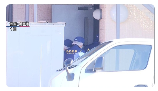 懷有身孕的31歲美甲師小松本遙跨年夜在家中玄關，遭人持刀具割頸並以鈍器反覆攻擊頭部後死亡。（翻攝自X@livedoornews）