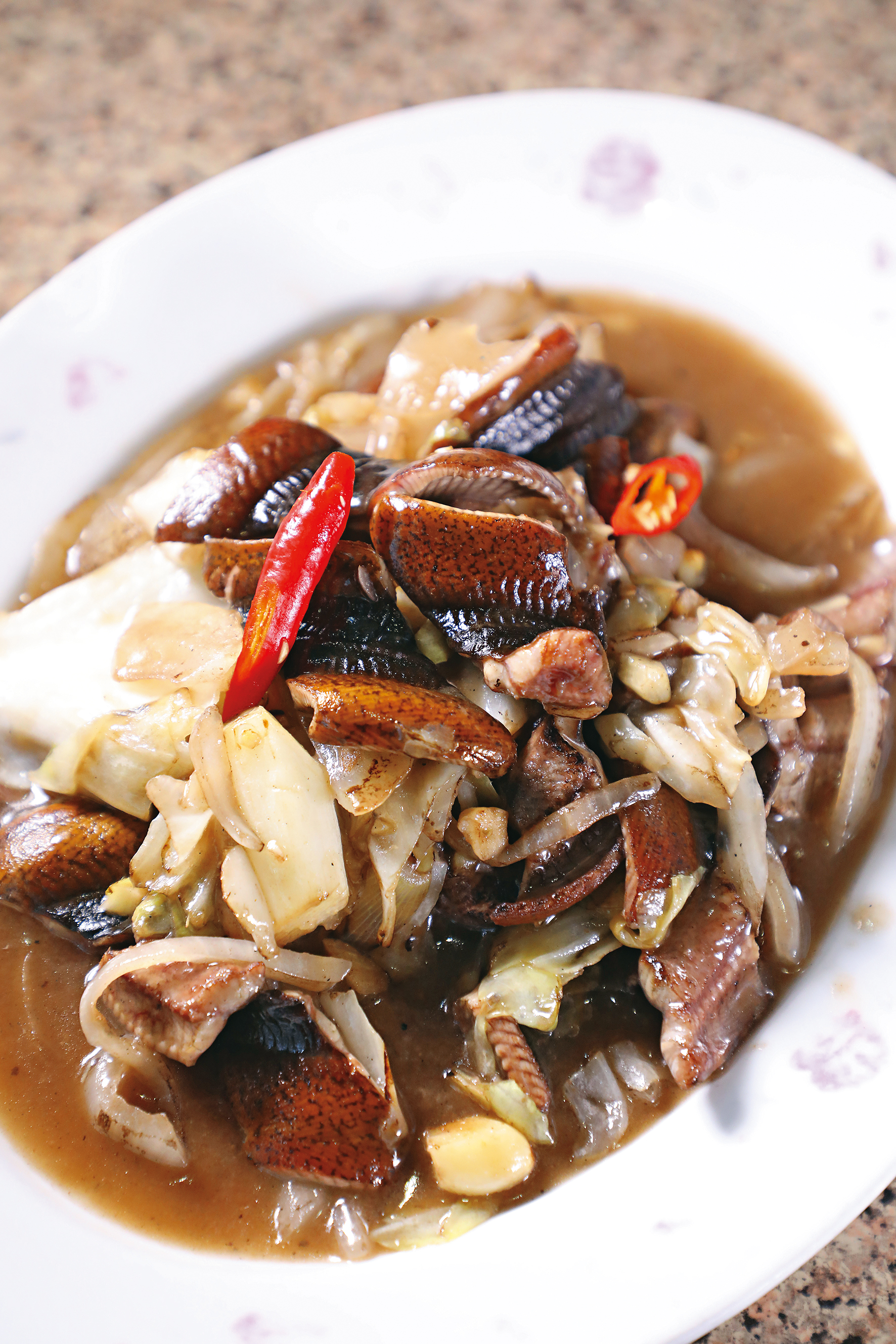 林宗興的「炒鱔魚」用的是每天早上處理的新鮮鱔魚,魚身夠厚實,醬汁偏酸,吃來完全不膩。(150元/份)