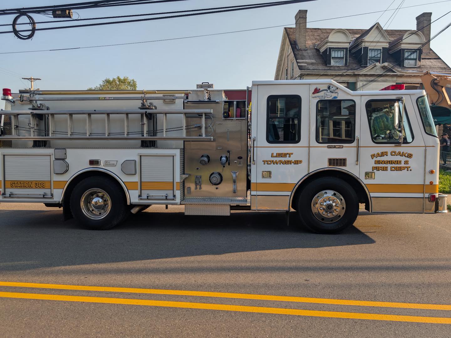 美國賓州一名消防志工隊的隊長老婆涉嫌為少年消防志工有猥褻行為而遭警方拘留。(翻攝自臉書)