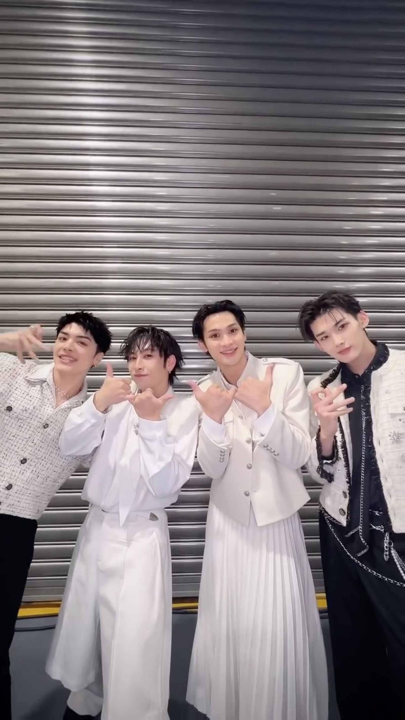 ＆TEAM成員JO、MAKI攜手台灣男團FEniX成員曹家齊、夏浦洋，大跳〈FIREWORK〉舞蹈挑戰，雙廚狂喜粉絲直敲碗「給我更多！」（翻攝＆TEAM IG）