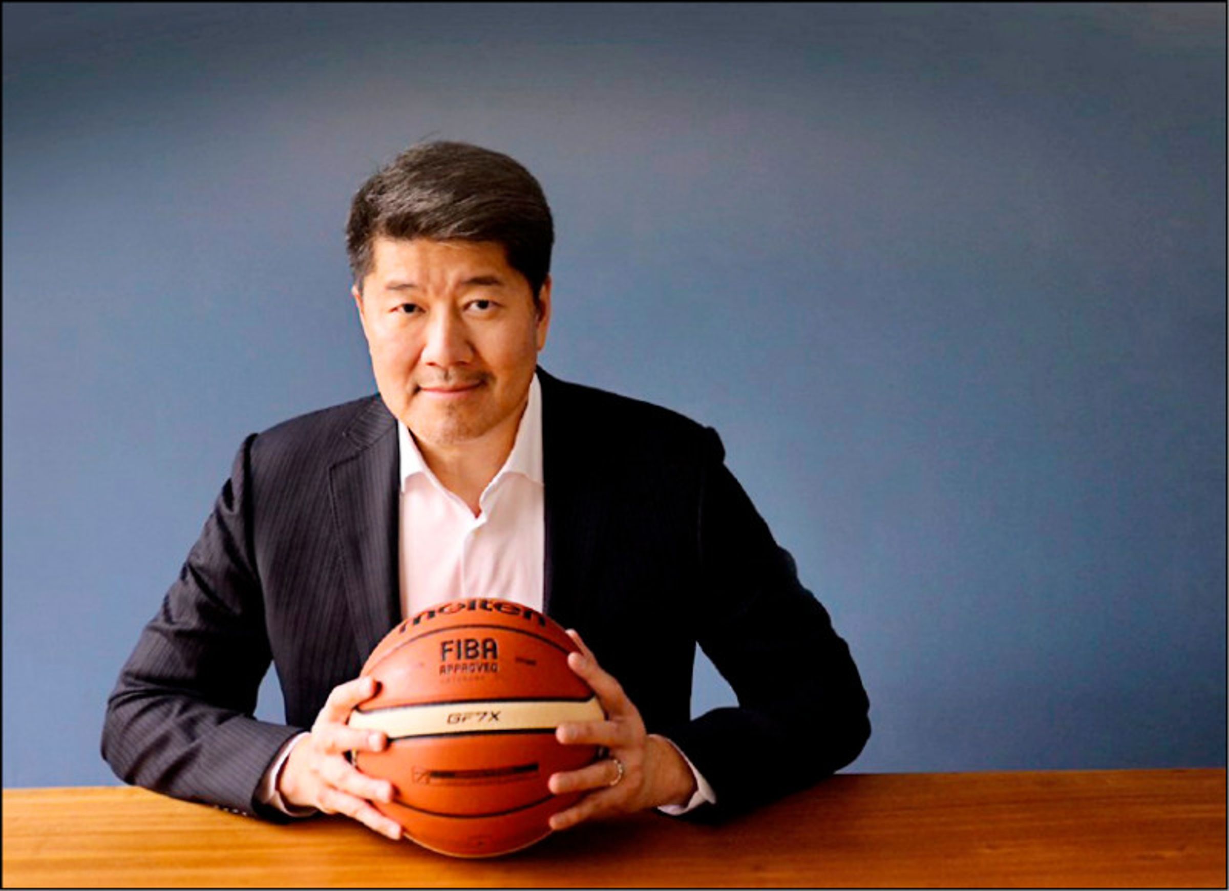 PLG聯盟首任會長張嗣漢,攜手Shoot 360亞洲區執行長鄭鑫引進先進籃球設備,盼提升台灣籃球科技化訓練。(PLG提供)