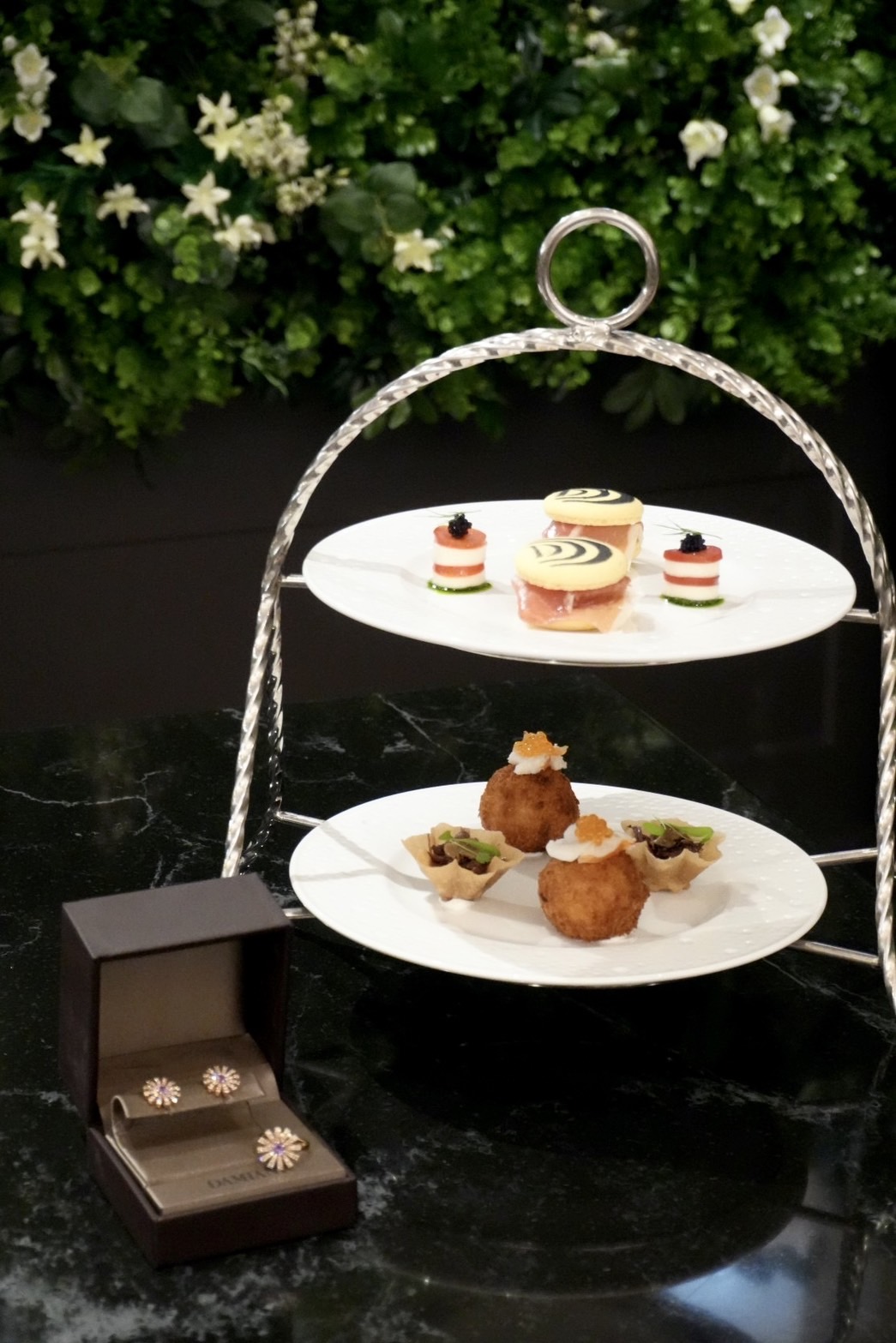 DAMIANI與IVY Garden聯手推出精緻的「瑪格麗特皇后頂級午茶饗宴」。