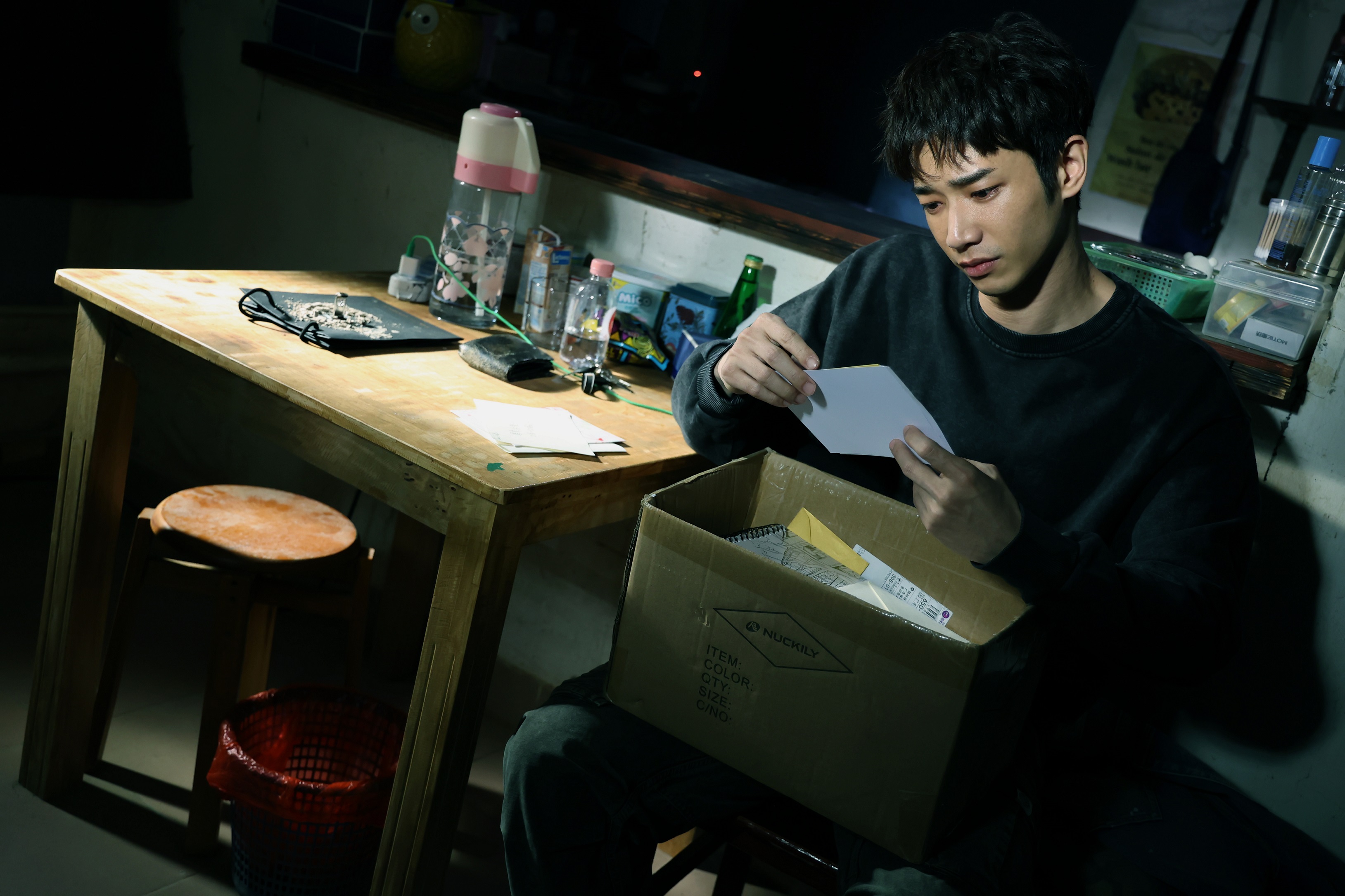 為了詮釋電影《白晝如焚》社會邊緣人的感覺,劉以豪刻意不鍛鍊,任憑肌肉消風,也胖了4、5公斤,是人生最胖時期。(華映提供)