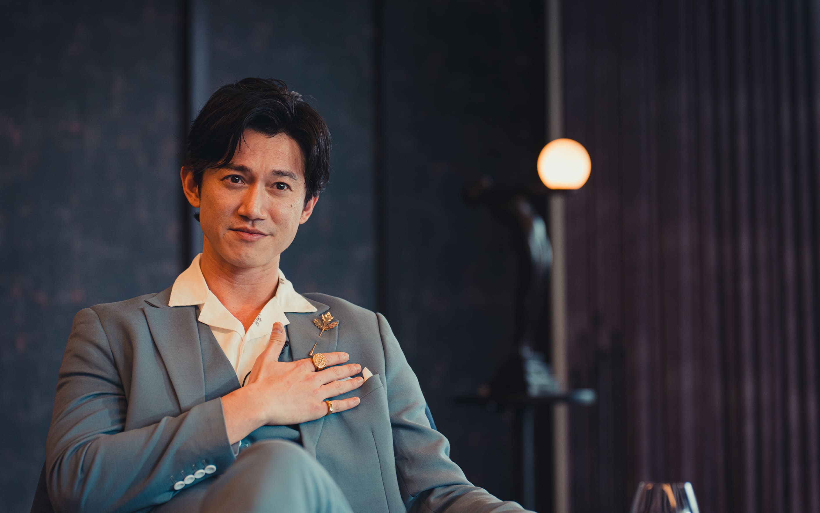 賀歲檔電影《還錢》特別情商演出的吳慷仁片中超搶鏡，誇張的演繹方式搭配奇怪的ABC口音令人印象超深刻。（甲上提供）