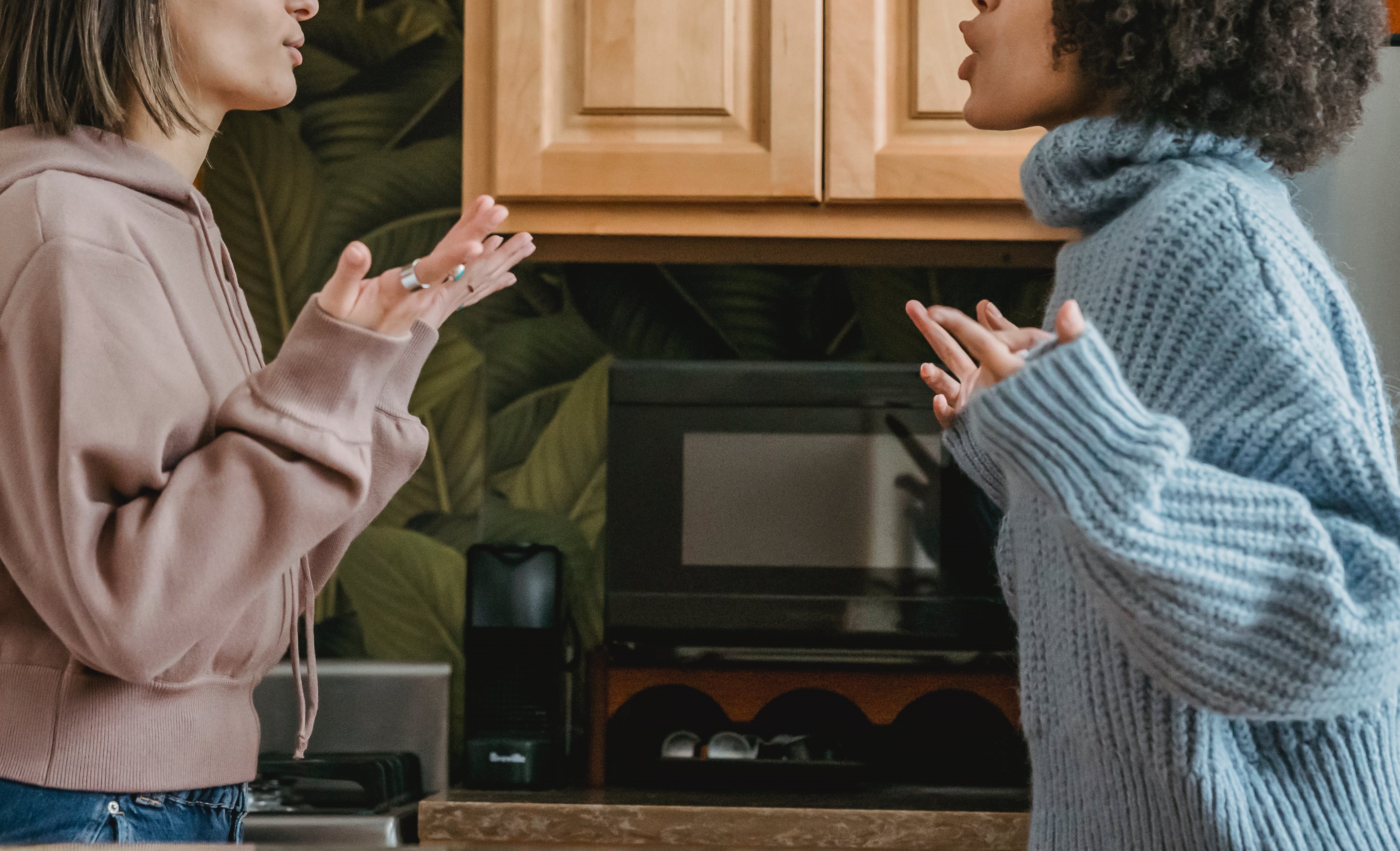 一名人妻得知公婆有間店面登記在老公名下，每個月有10萬元租金，因此對公婆說租金應該給老公收，惹得兩老氣炸。（示意圖，pexels）