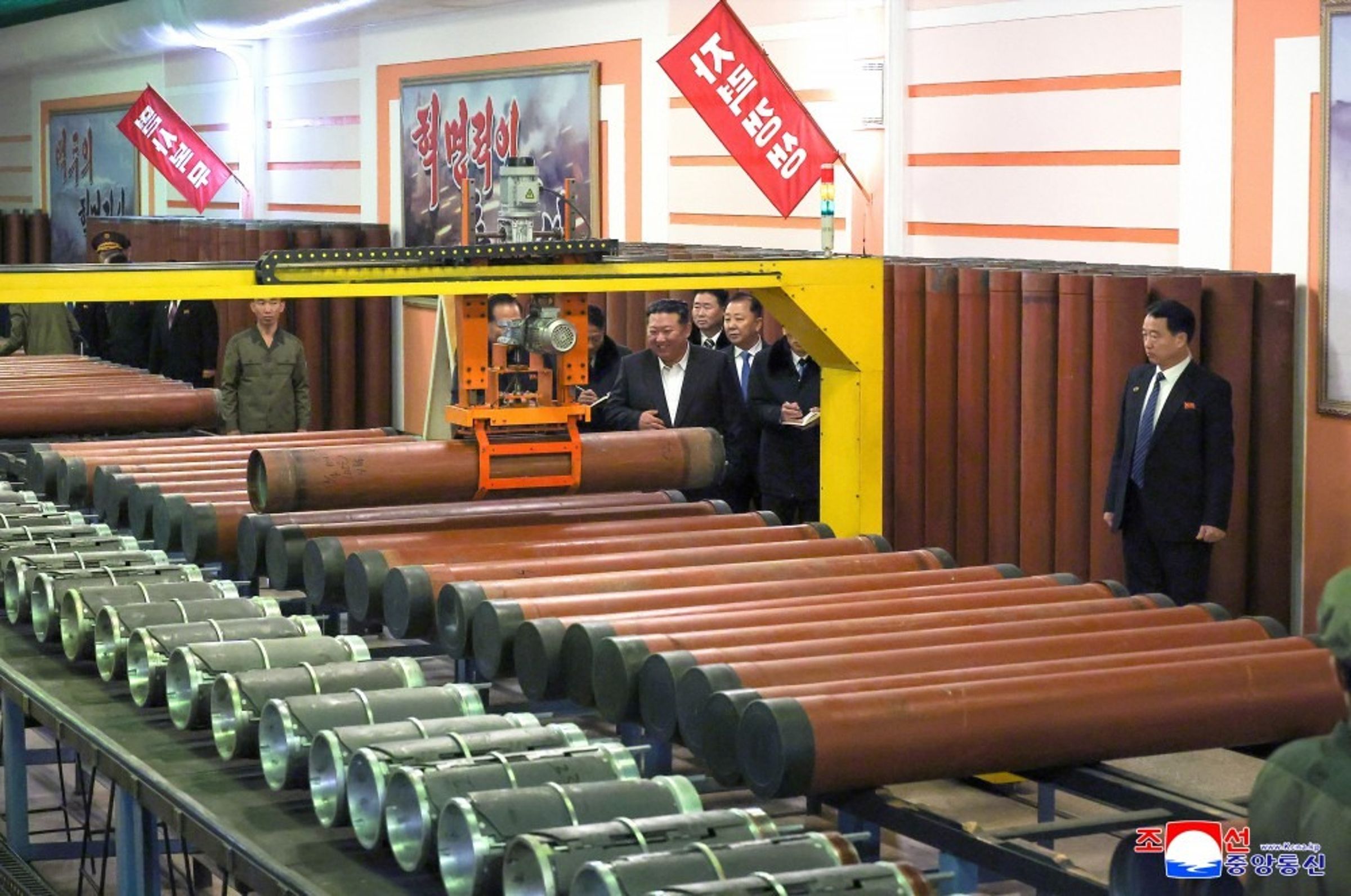 金正恩最後強硬表示,任何侵犯北韓戰略主權的行為都將付出代價。(翻攝自朝中社)