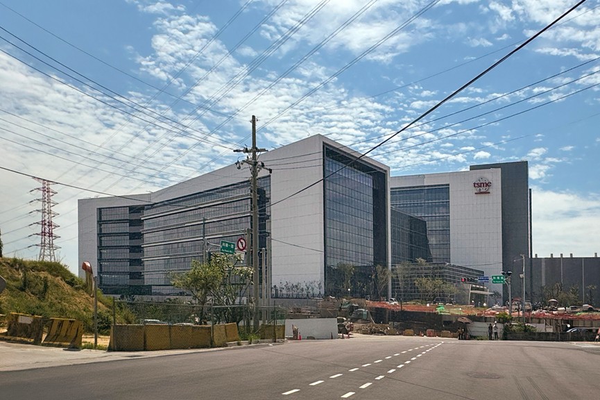 因應AI龐大的晶片與硬體需求，台積電等科技大廠大肆擴產，讓混凝土相關業者國產建材也跟著受益。（國產建材提供）