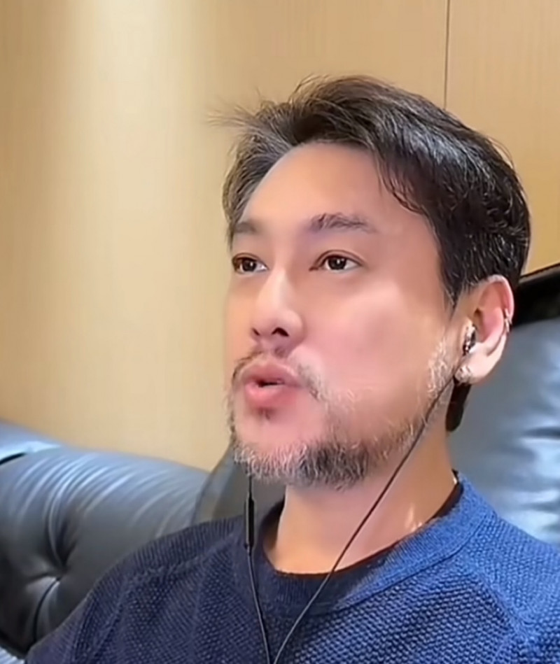 半個月內朱孝天的容貌落差相當大。(翻攝自朱孝天微博)