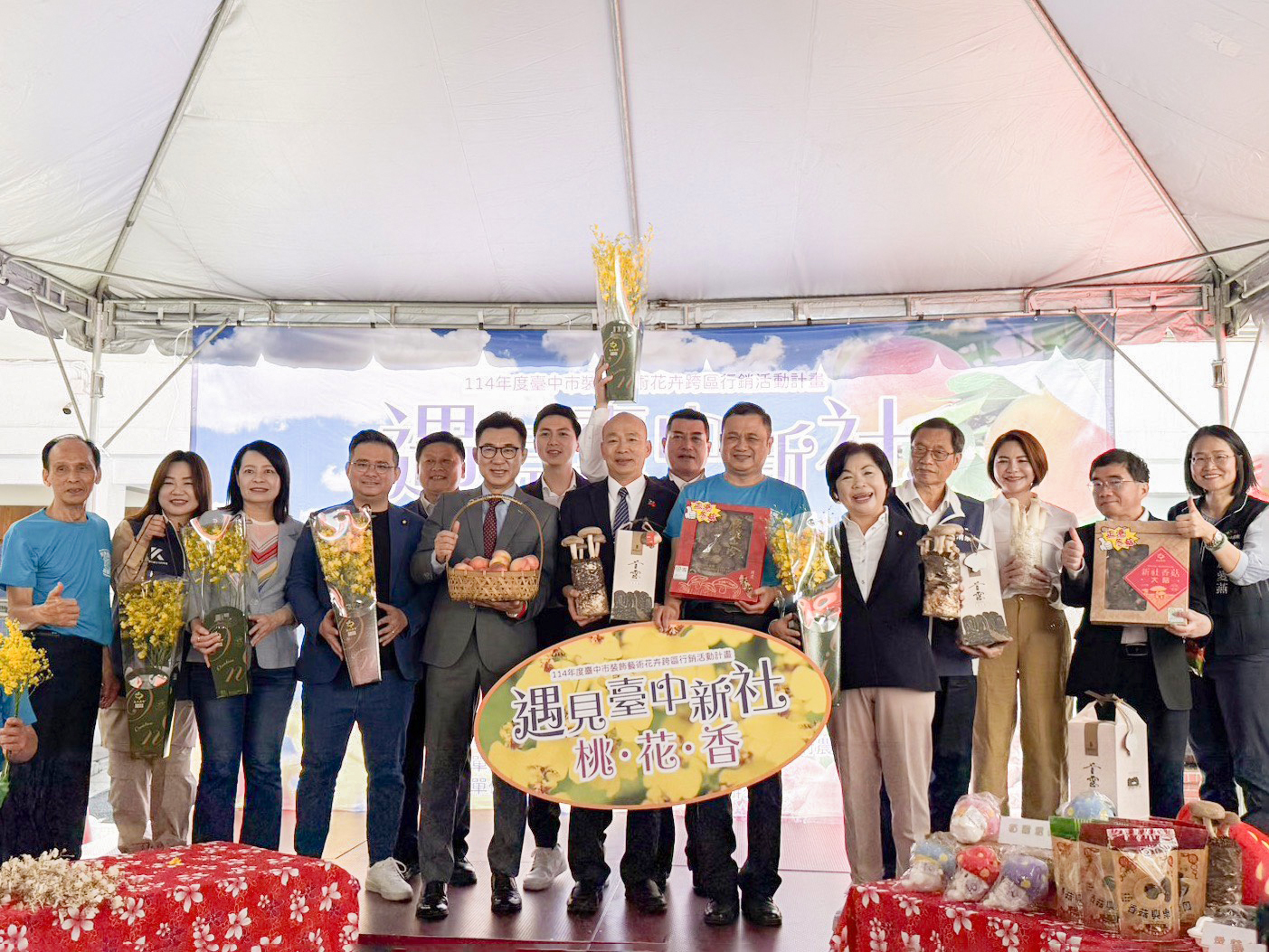 韓國瑜式驚句又來了，稱傅崐萁「最近羞於見人」。（翻攝許宇甄臉書）