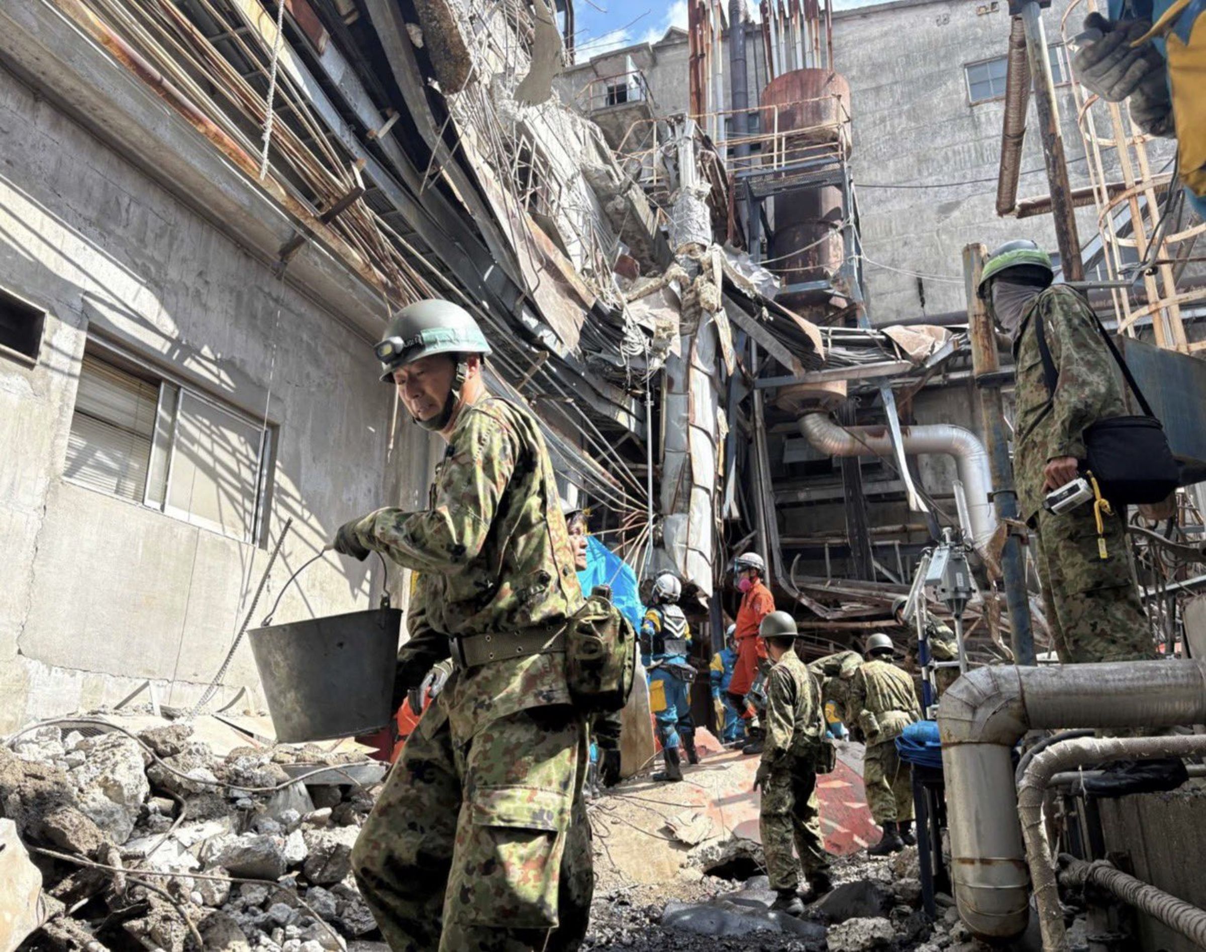 日本九州熊本縣28日下午發生規模7.1強震，最大震度達7，釀成慘重災情。（翻攝自小泉進次郎Ｘ）