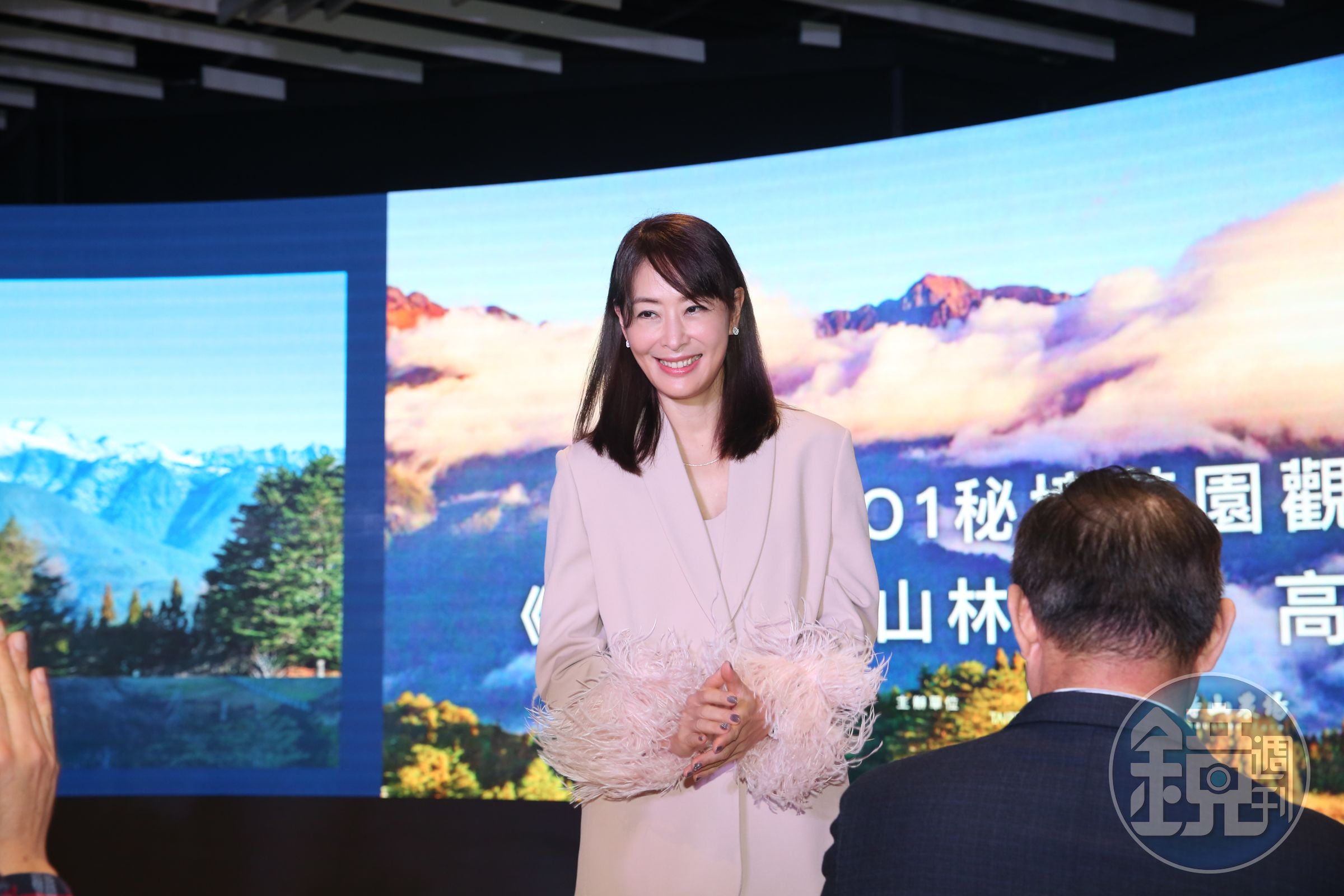 台北101董事長賈永婕推出「永婕同心」帽T,目前開放網路預購。(本刊資料照)